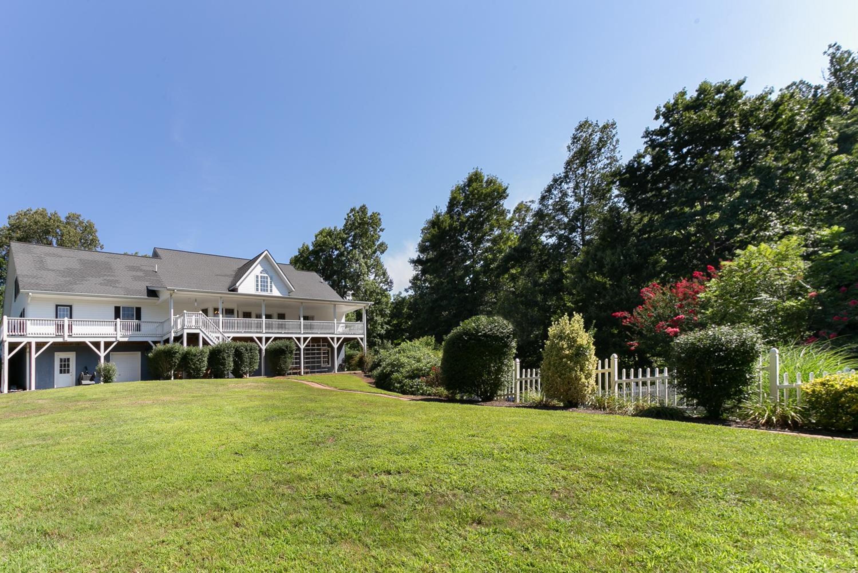 Hotel Brook Knoll · NEW! Beautiful Mtn Retreat w/Pool Near Asheville! - Image 1