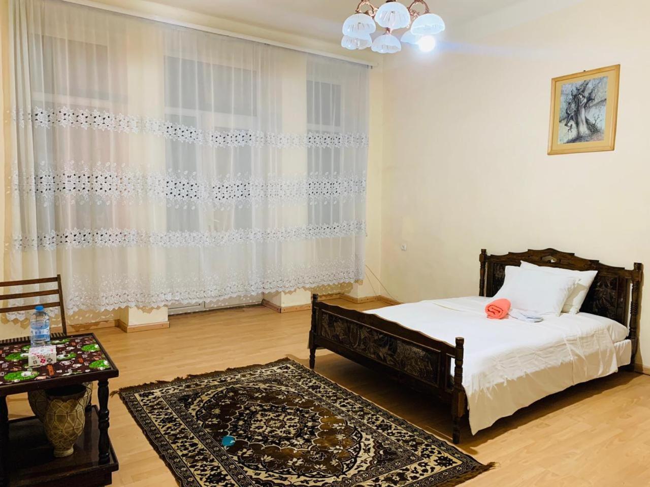 Daisy Hostel & Tour