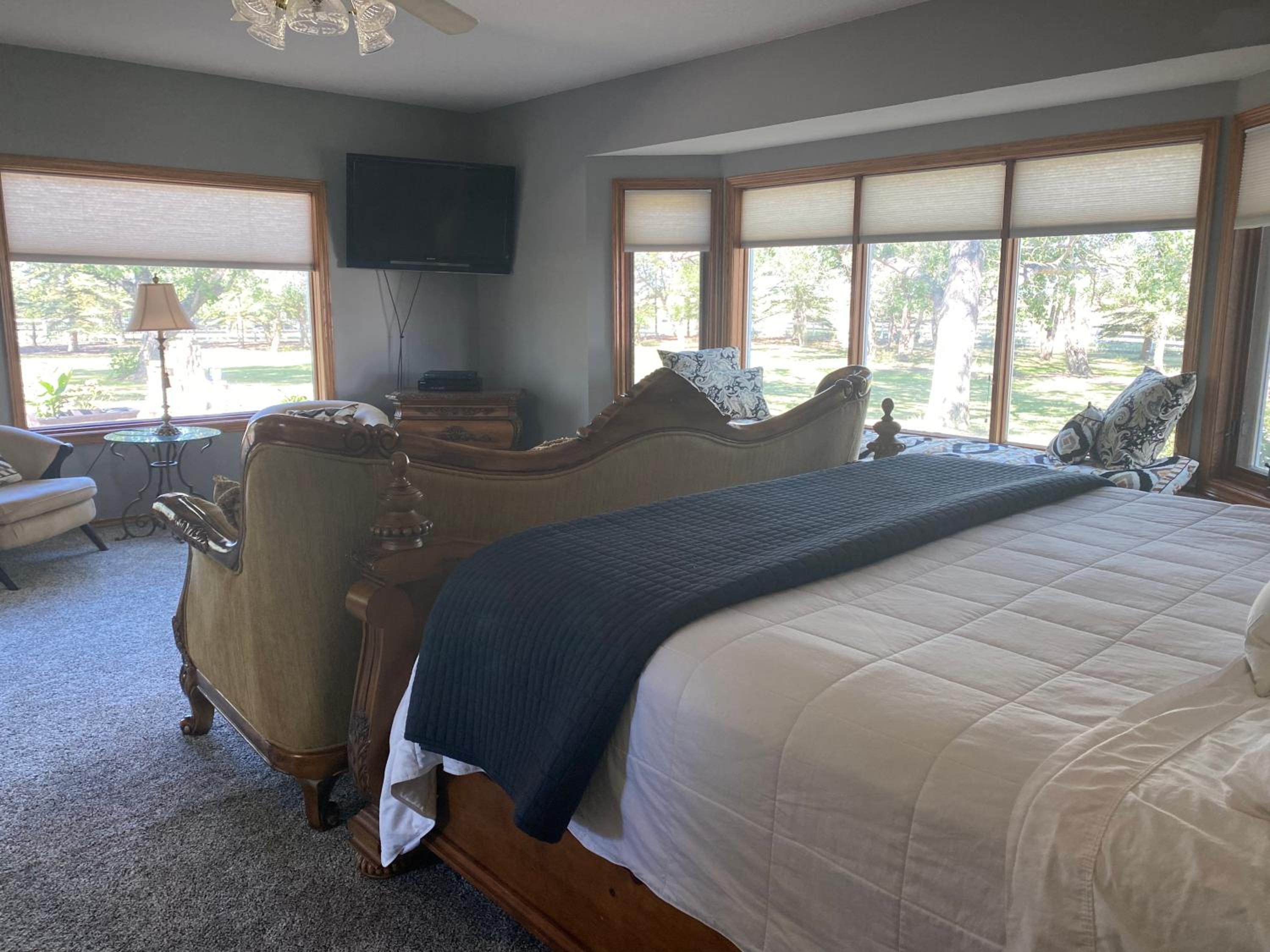 Rolling Hills Country Resort Bed and Breakfast