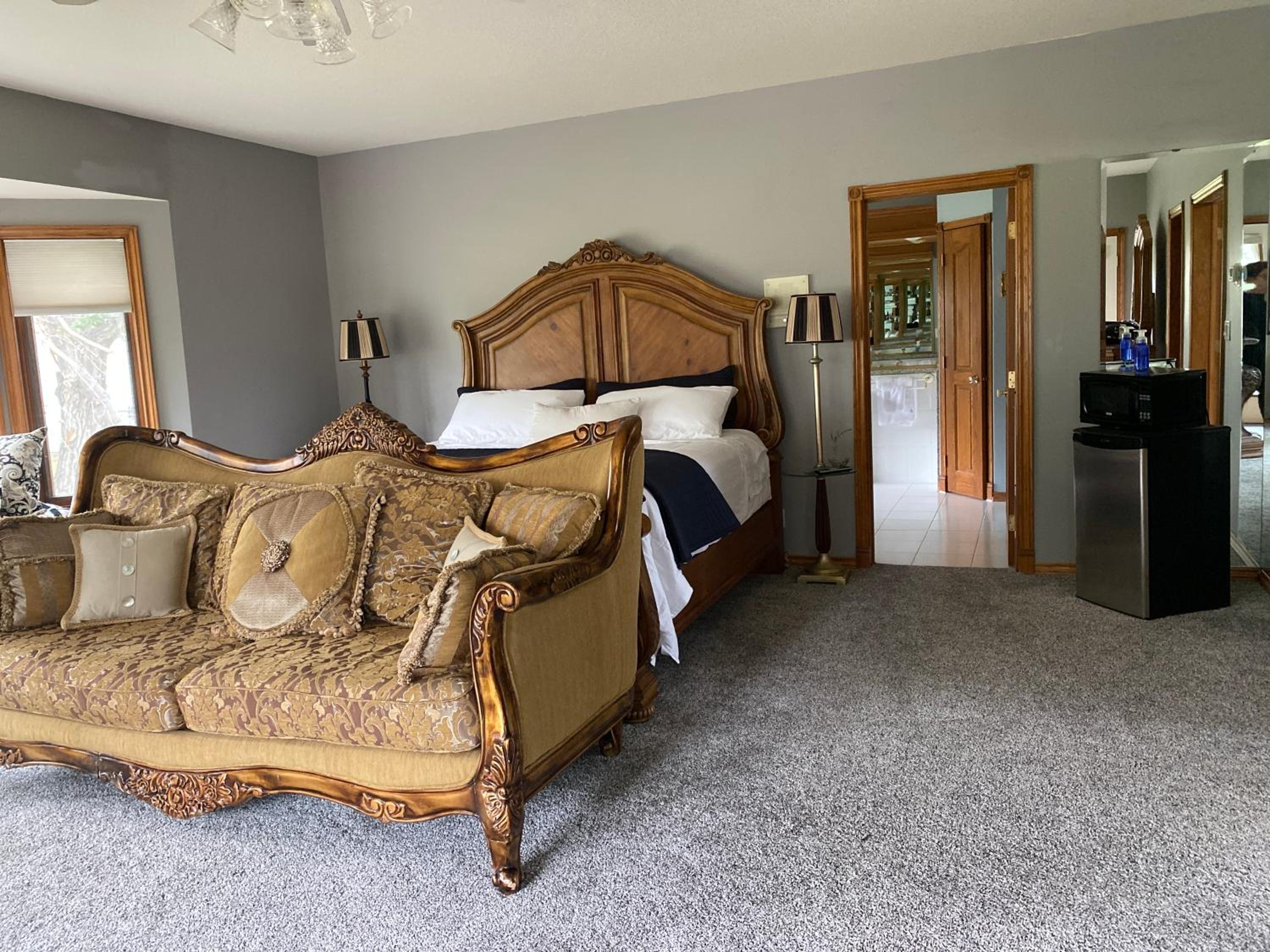 Rolling Hills Country Resort Bed and Breakfast