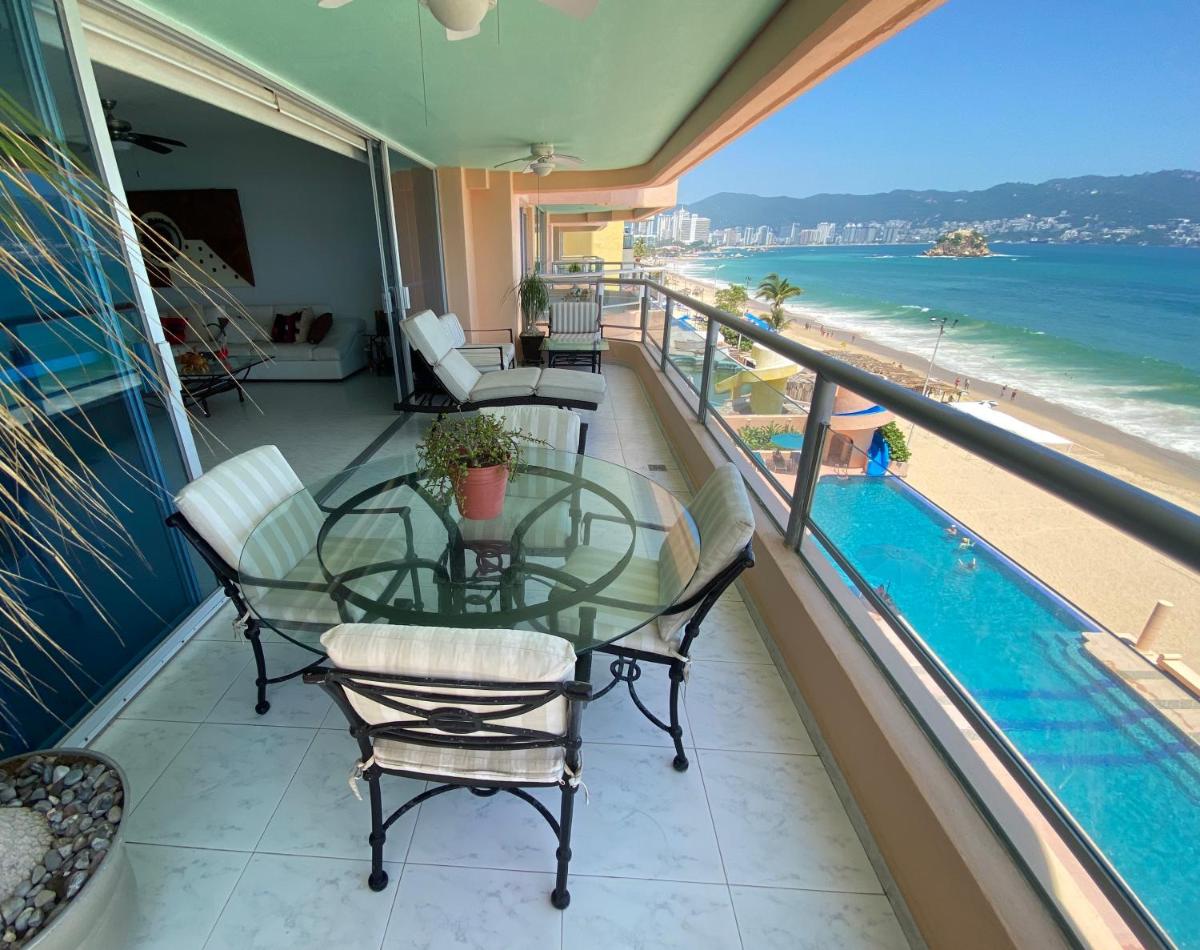 Hotel Comfortable Beachfront apartment in Acapulco - Image 1