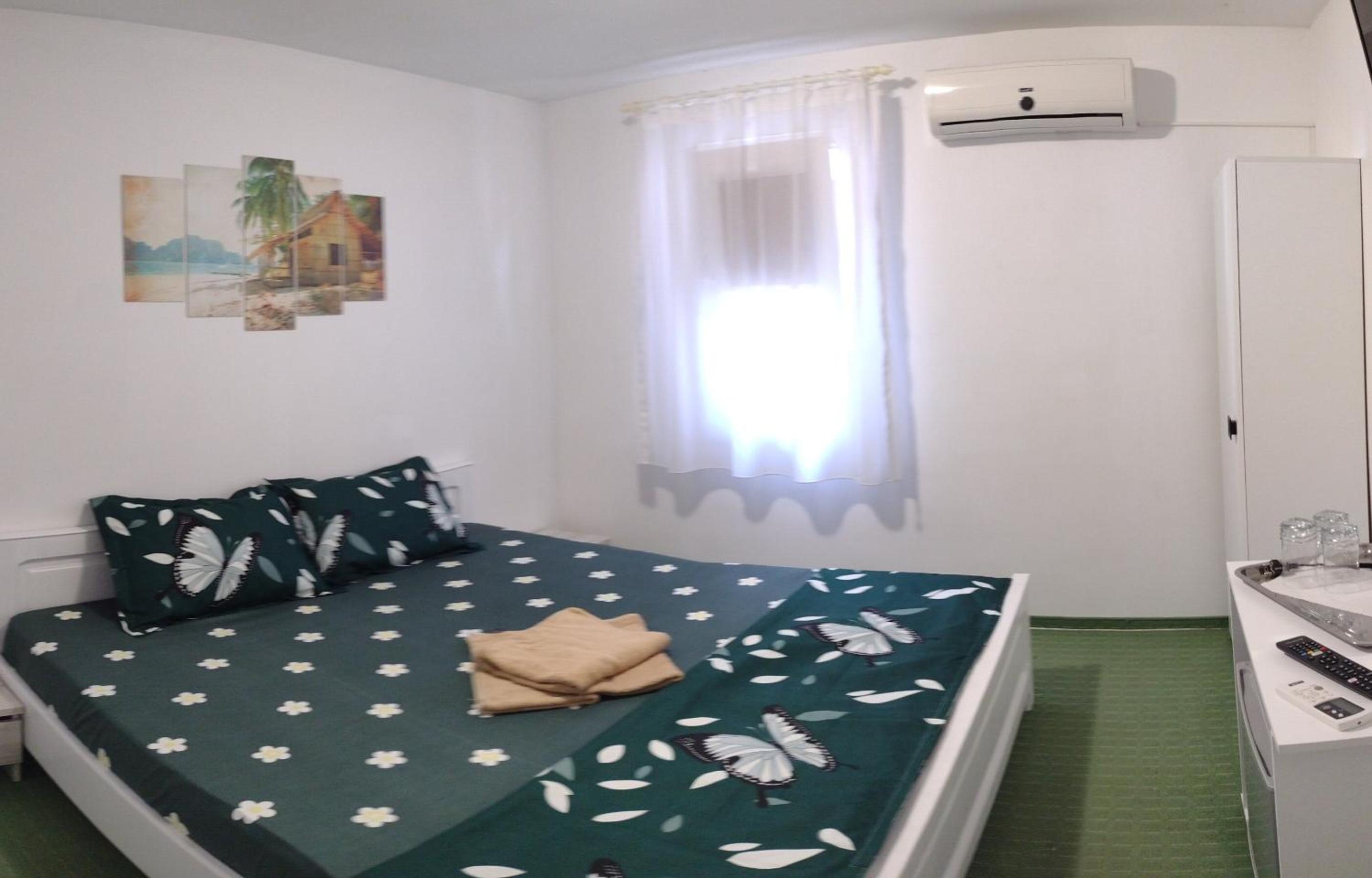Vila Atipic view 2