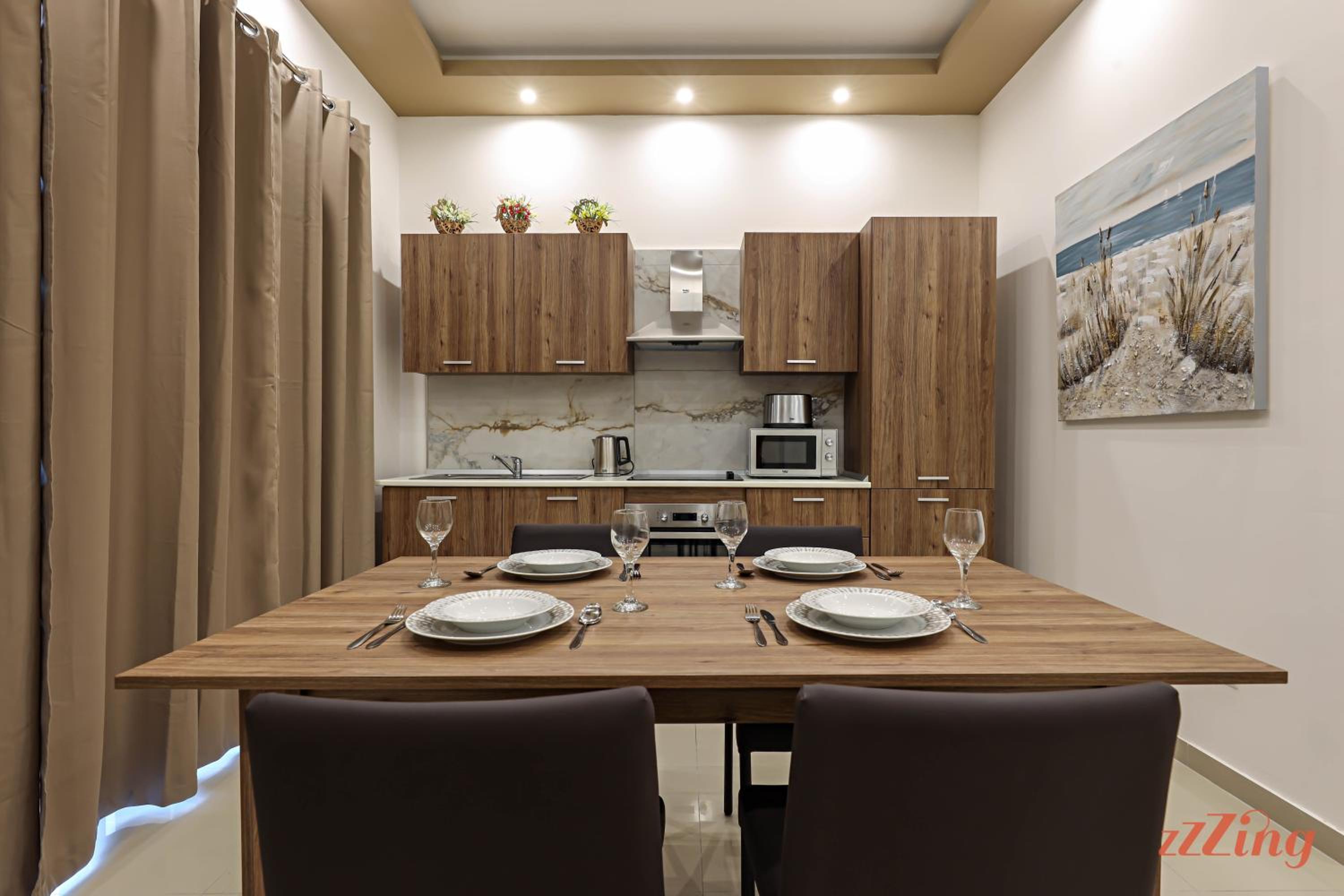 Gem Beachfront Apt with Amazing Bay and Sea Views