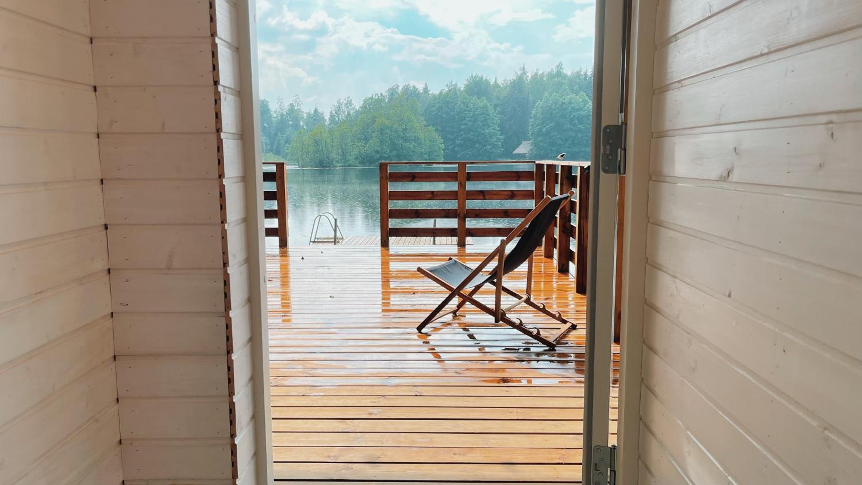 Saarjärve Väike Puhkemaja järve ääres view 4