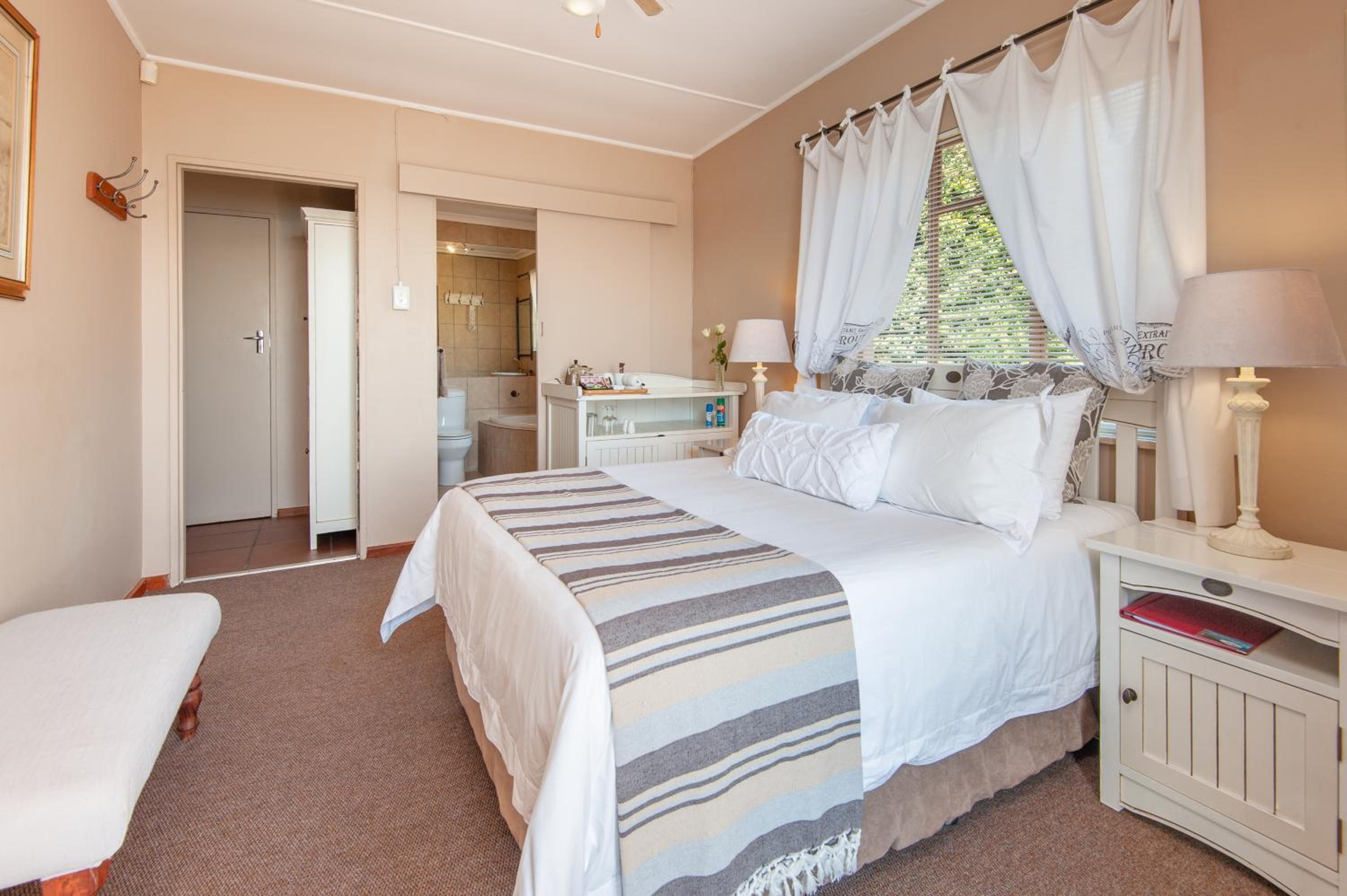 18 On Kloof Guest House view 5