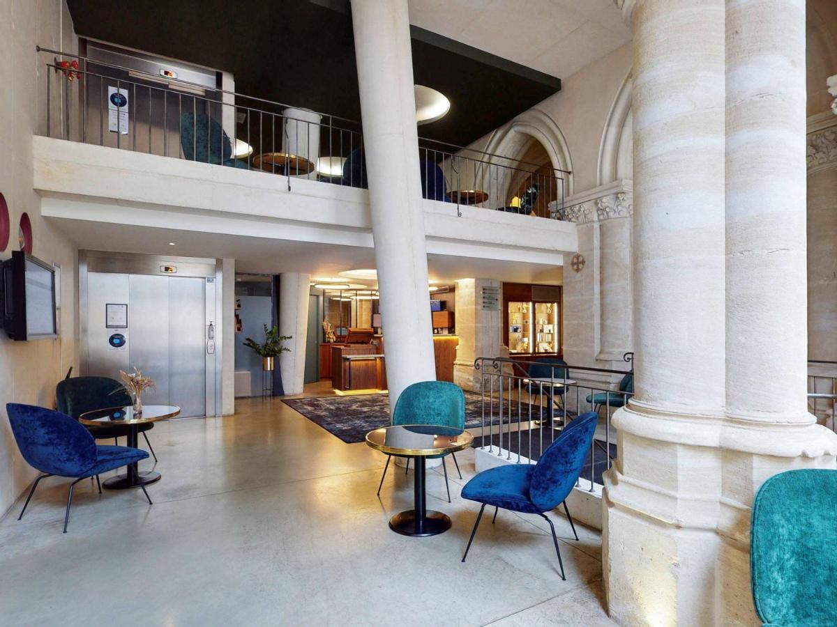 hotel reception