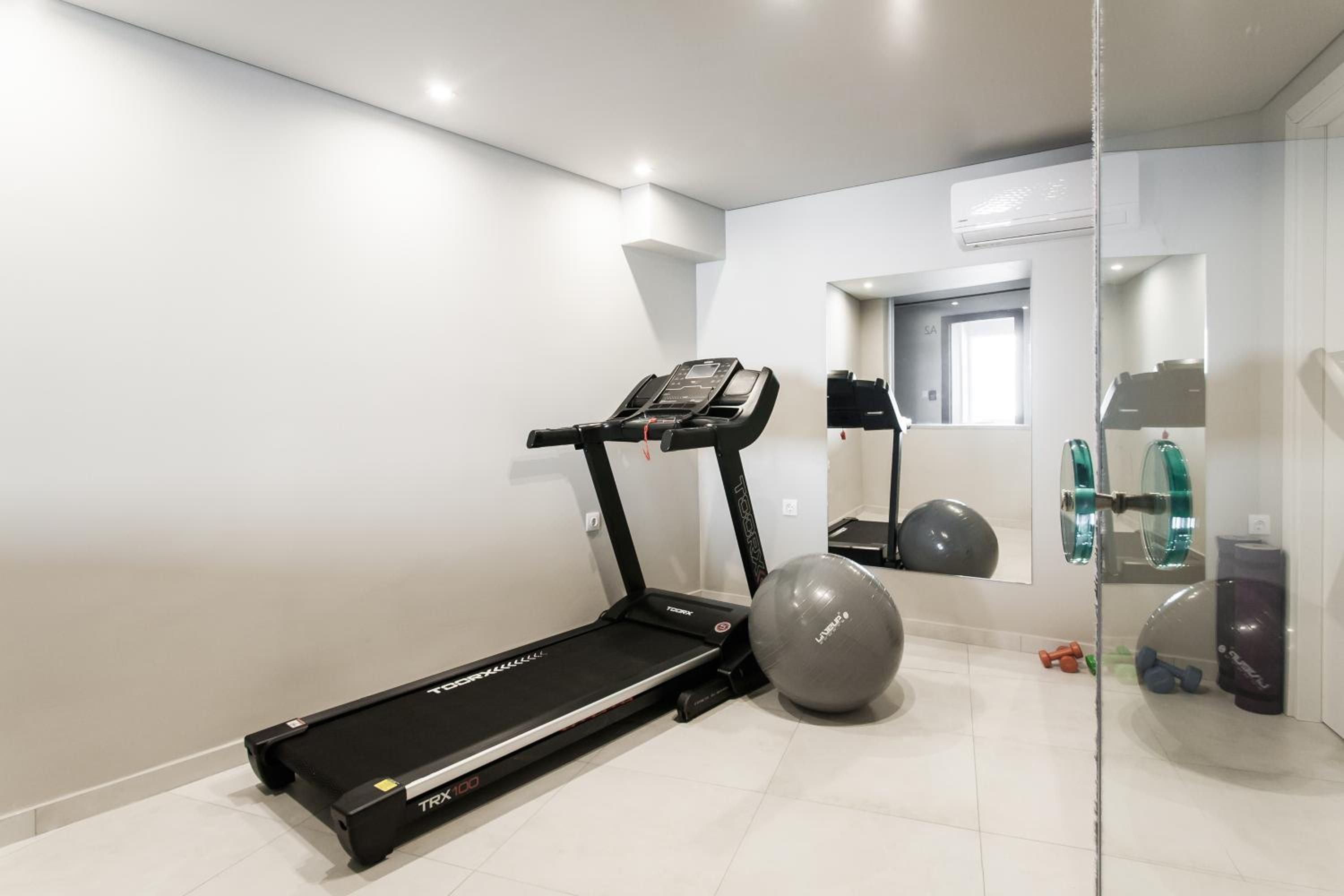 WYZ Athens Apartments by UPSTREET