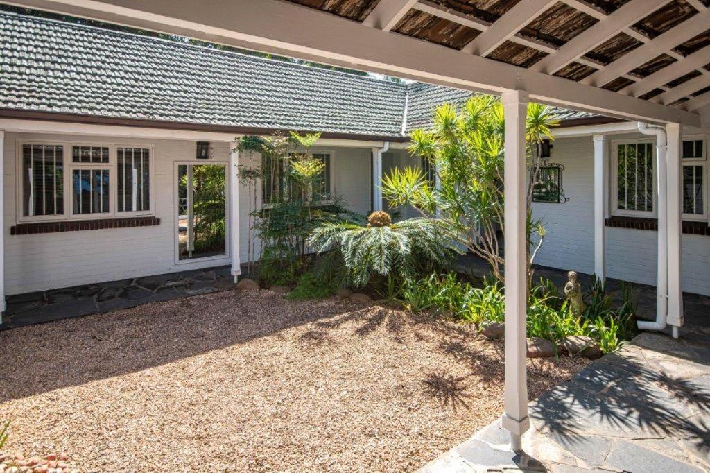 Kwa Thibi Cottage Sleeps 14-with inverter view 4