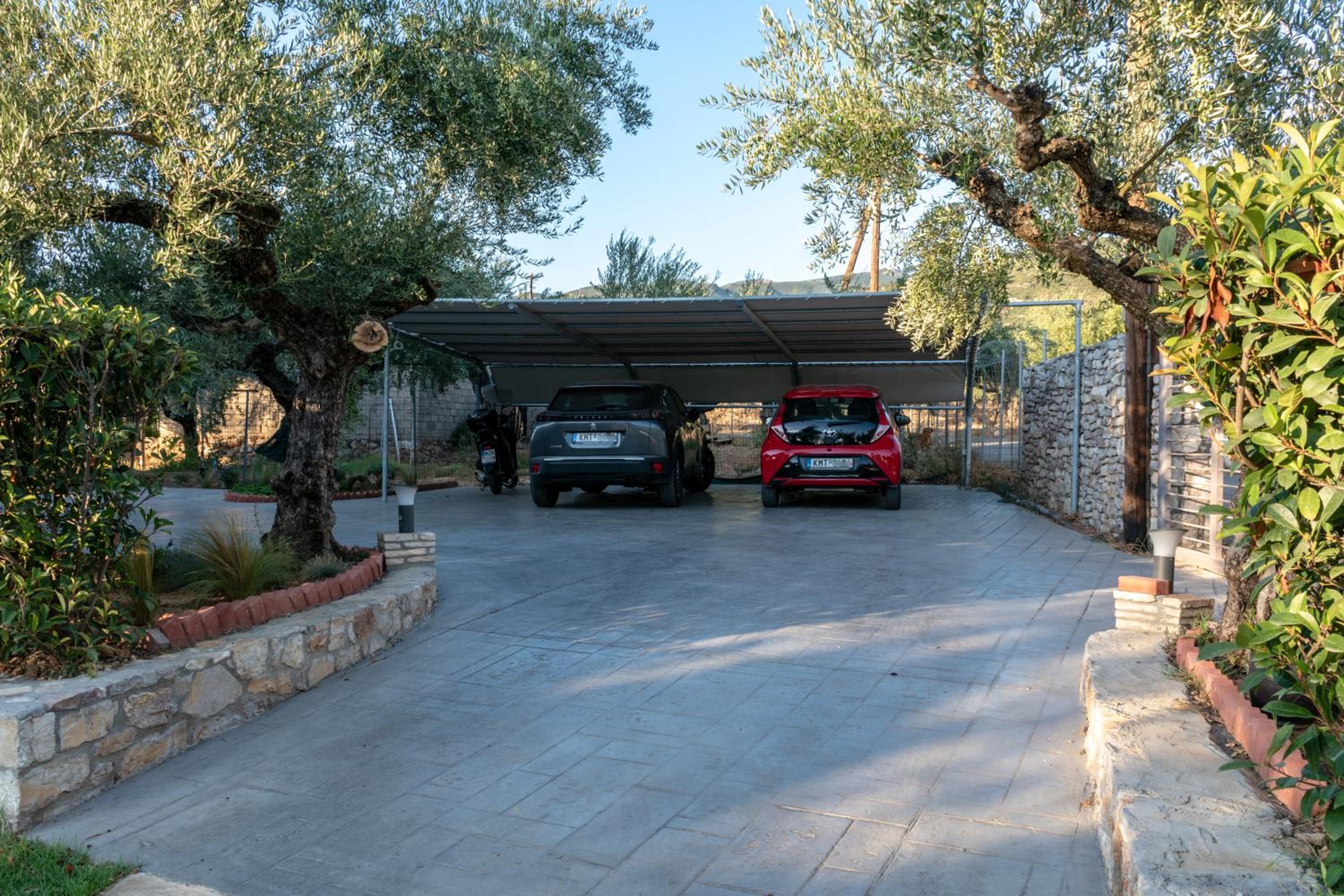 kostas house