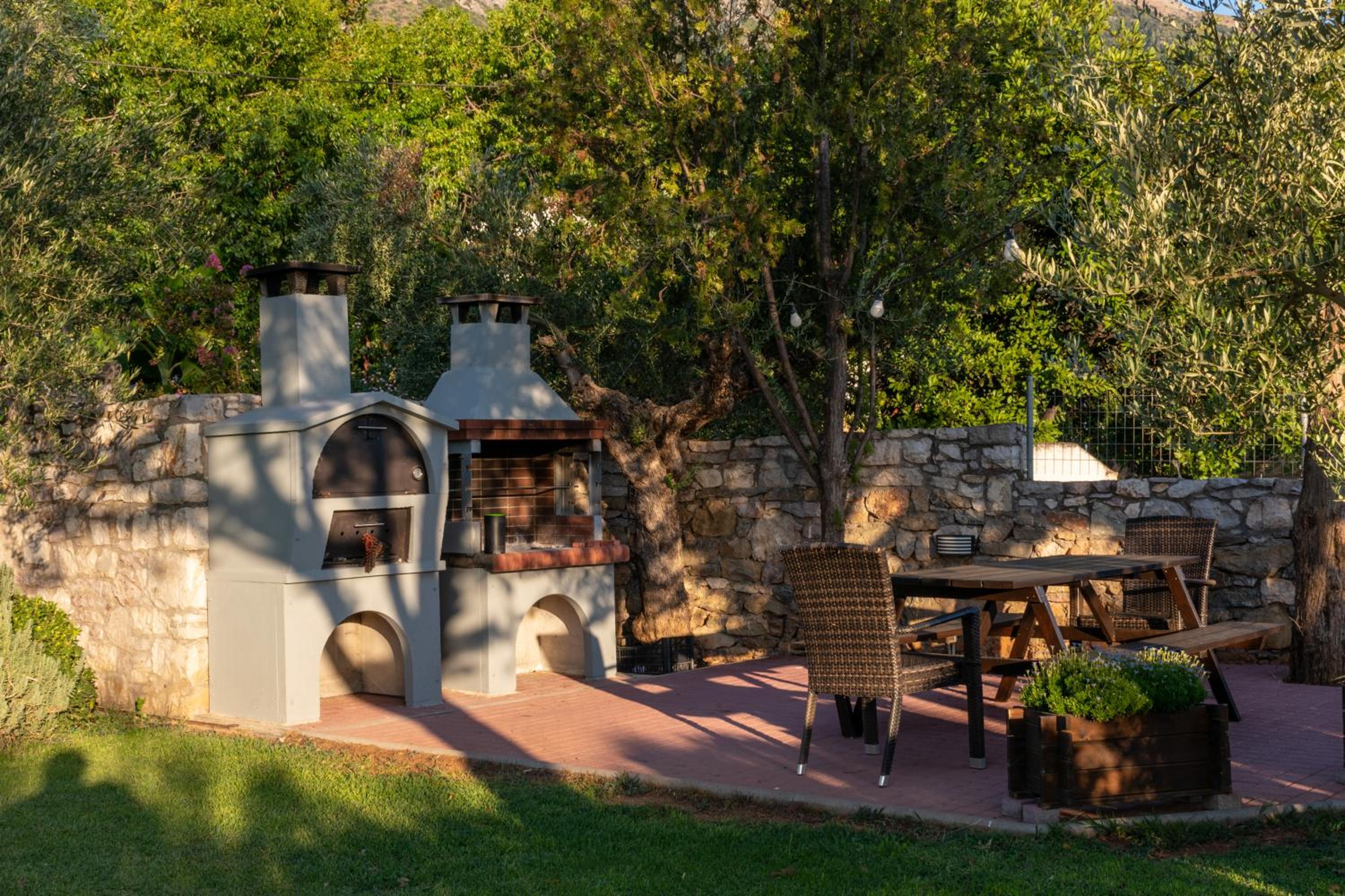 kostas house