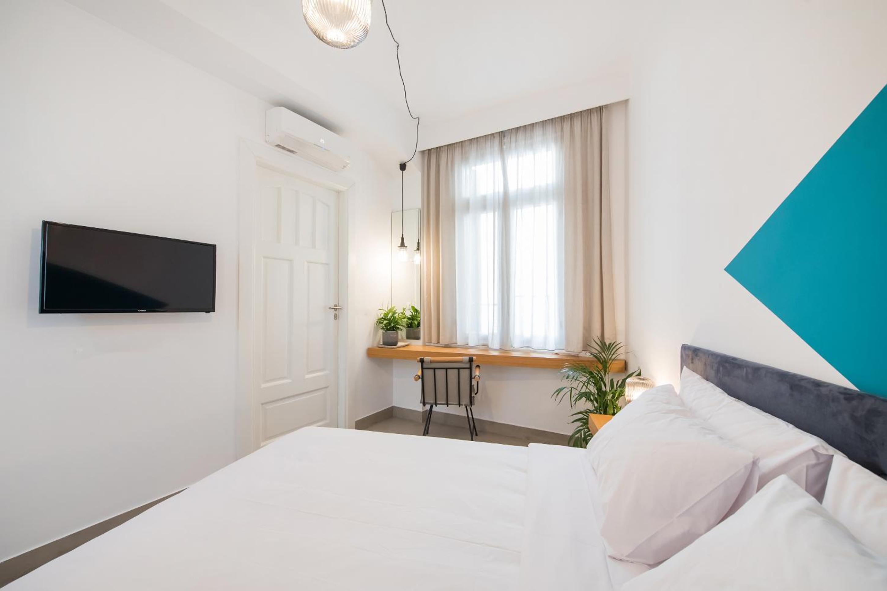 MONK Monastiraki Suites
