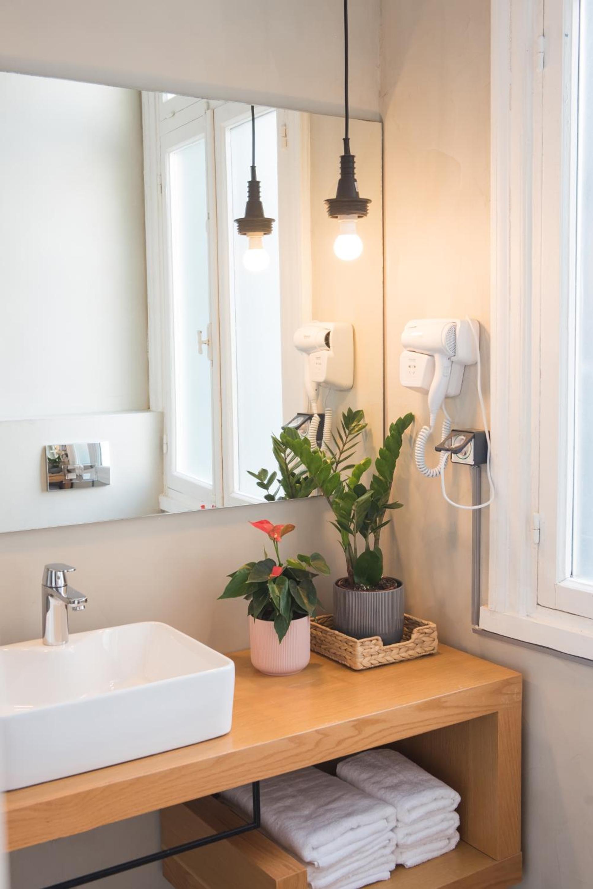 MONK Monastiraki Suites