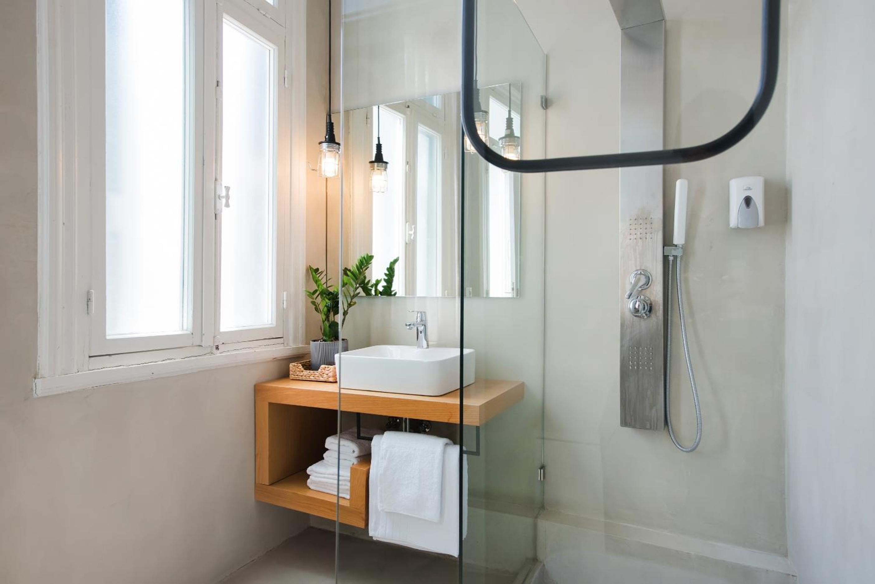 MONK Monastiraki Suites