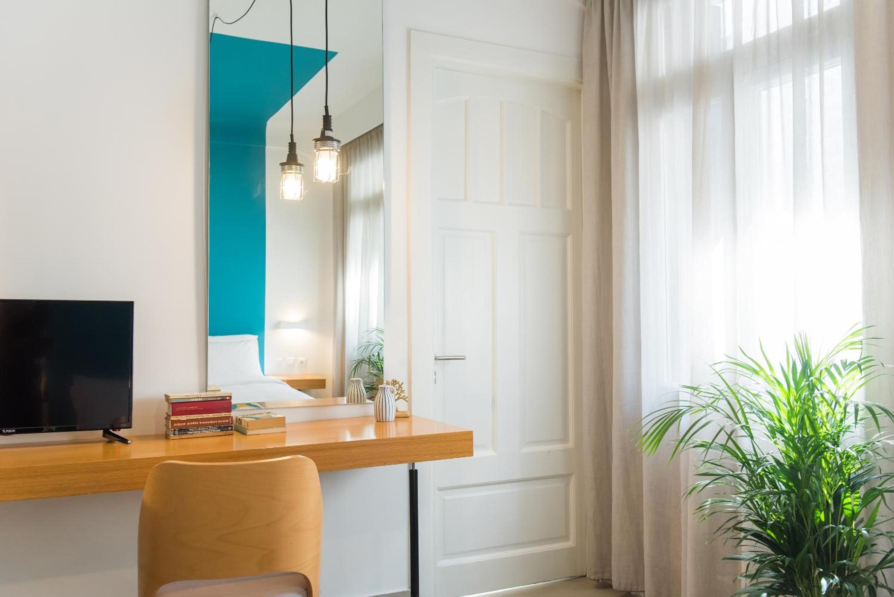 MONK Monastiraki Suites