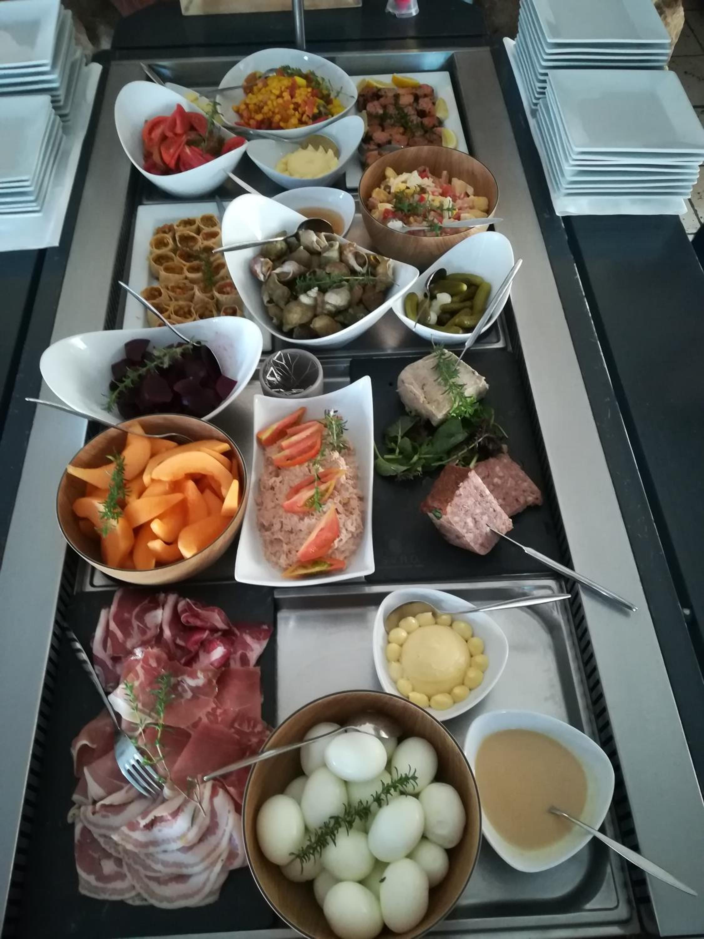 breakfast buffet