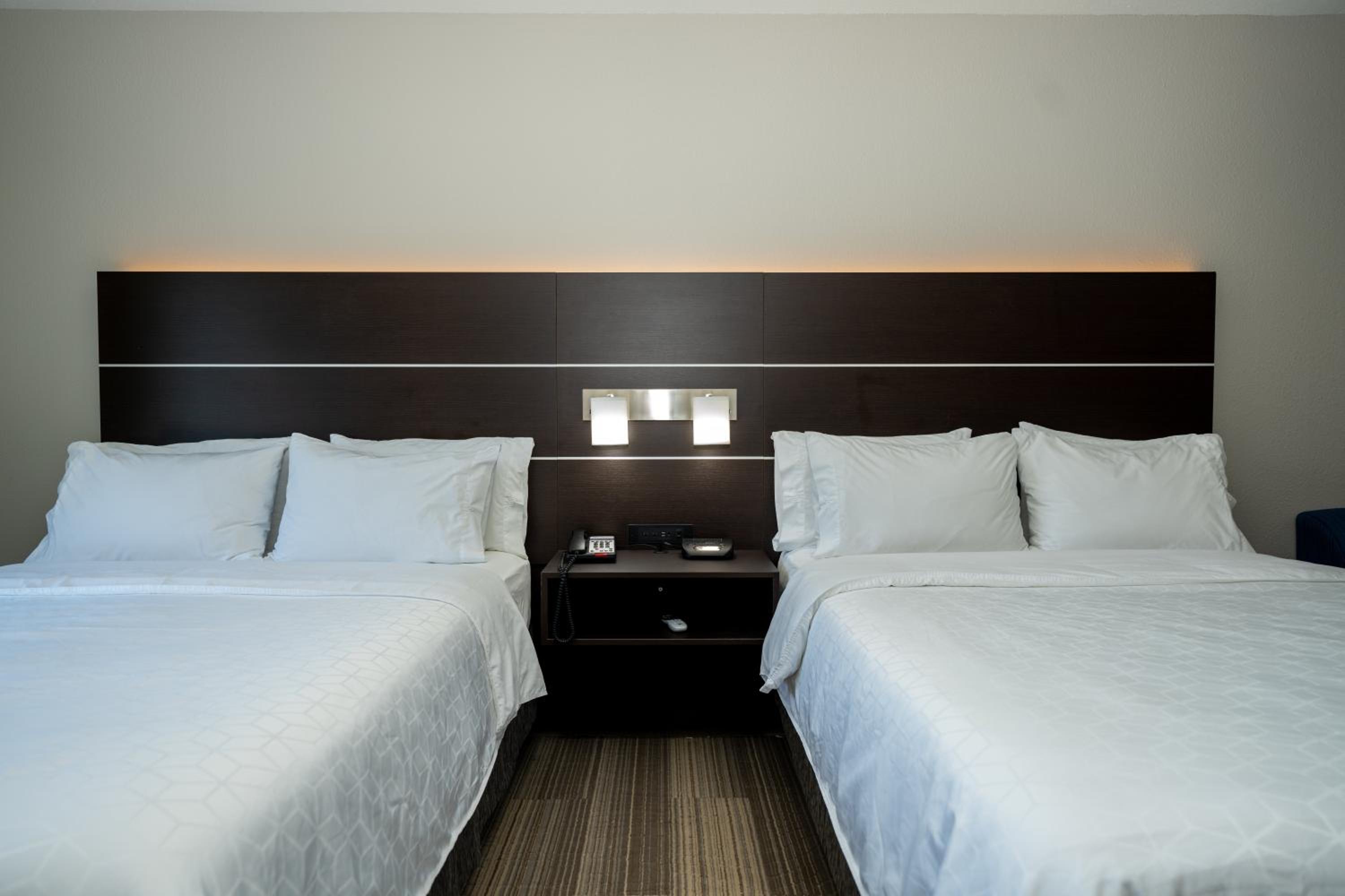 Holiday Inn Express & Suites Deer Park by IHG