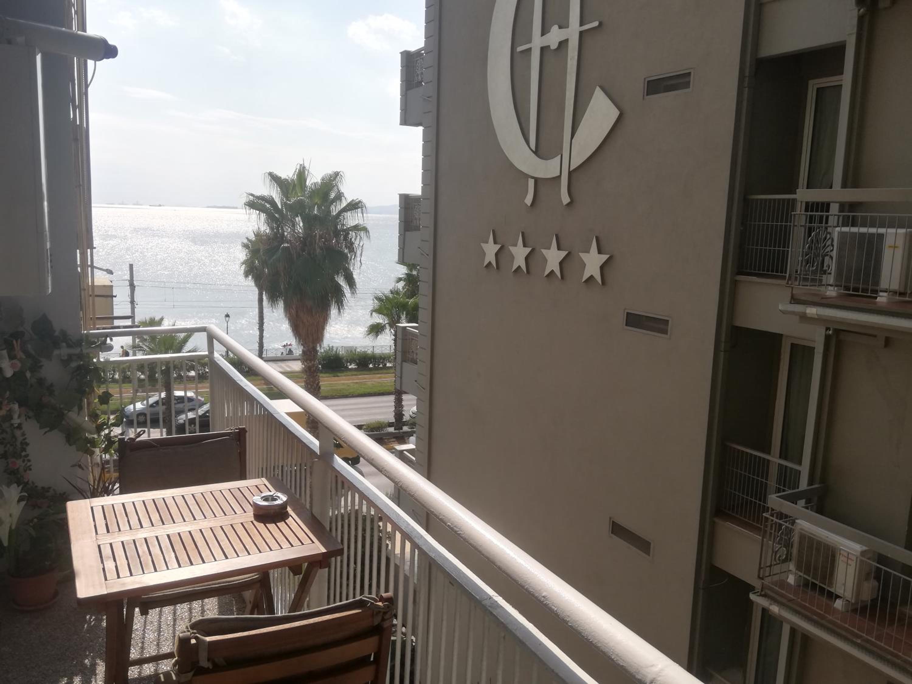 Athens Riviera apt with seaview, 15' to Acropolis