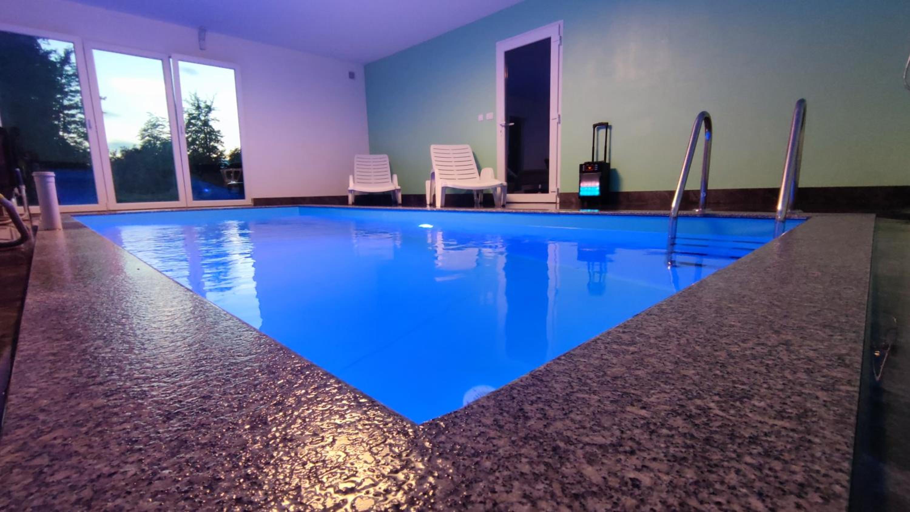 Beverly Hills SPA Pool House