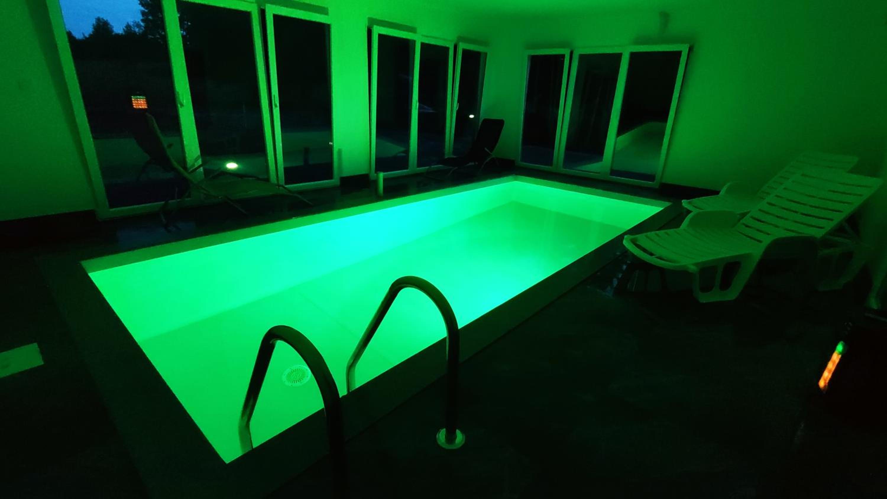 Beverly Hills SPA Pool House
