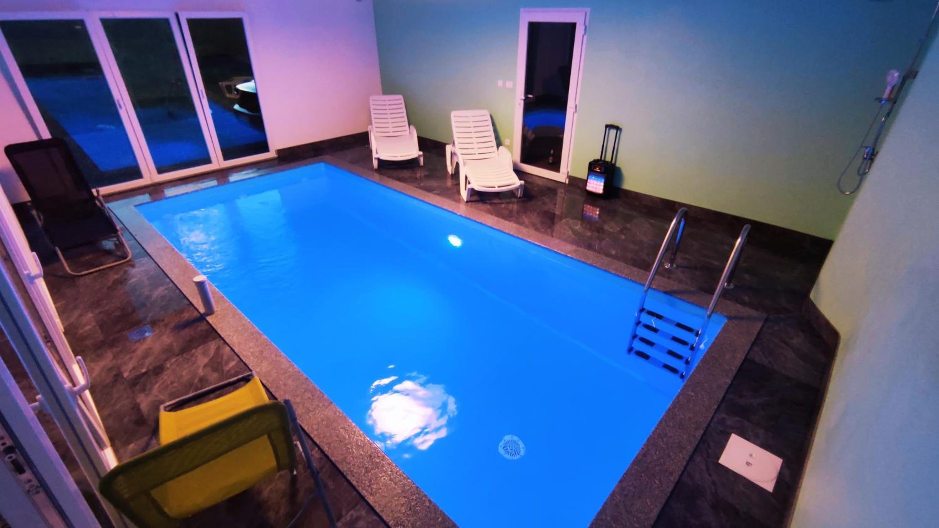Beverly Hills SPA Pool House