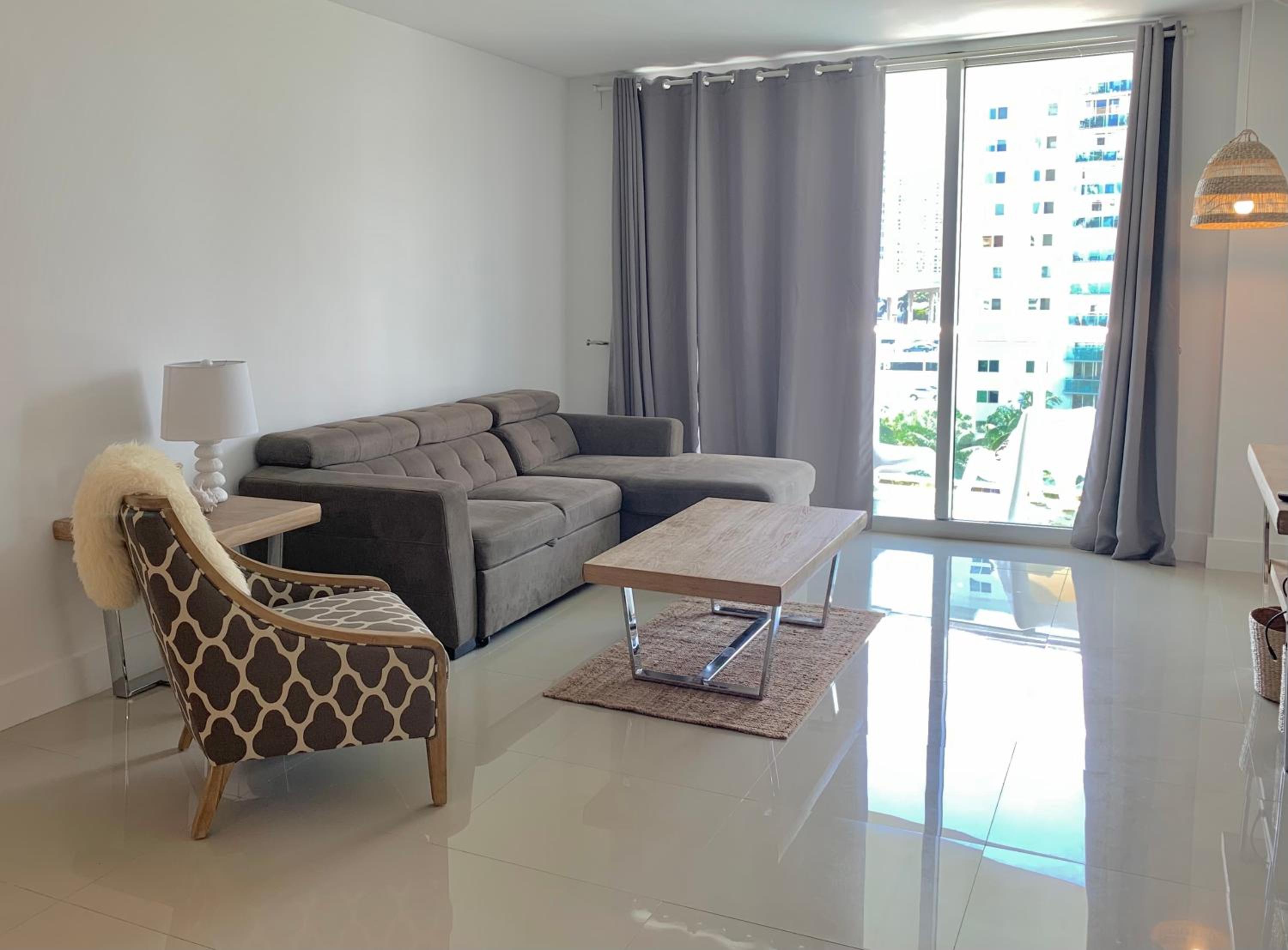 Hotel Miami Sunny Isles ocean reserve 704 - Image 1