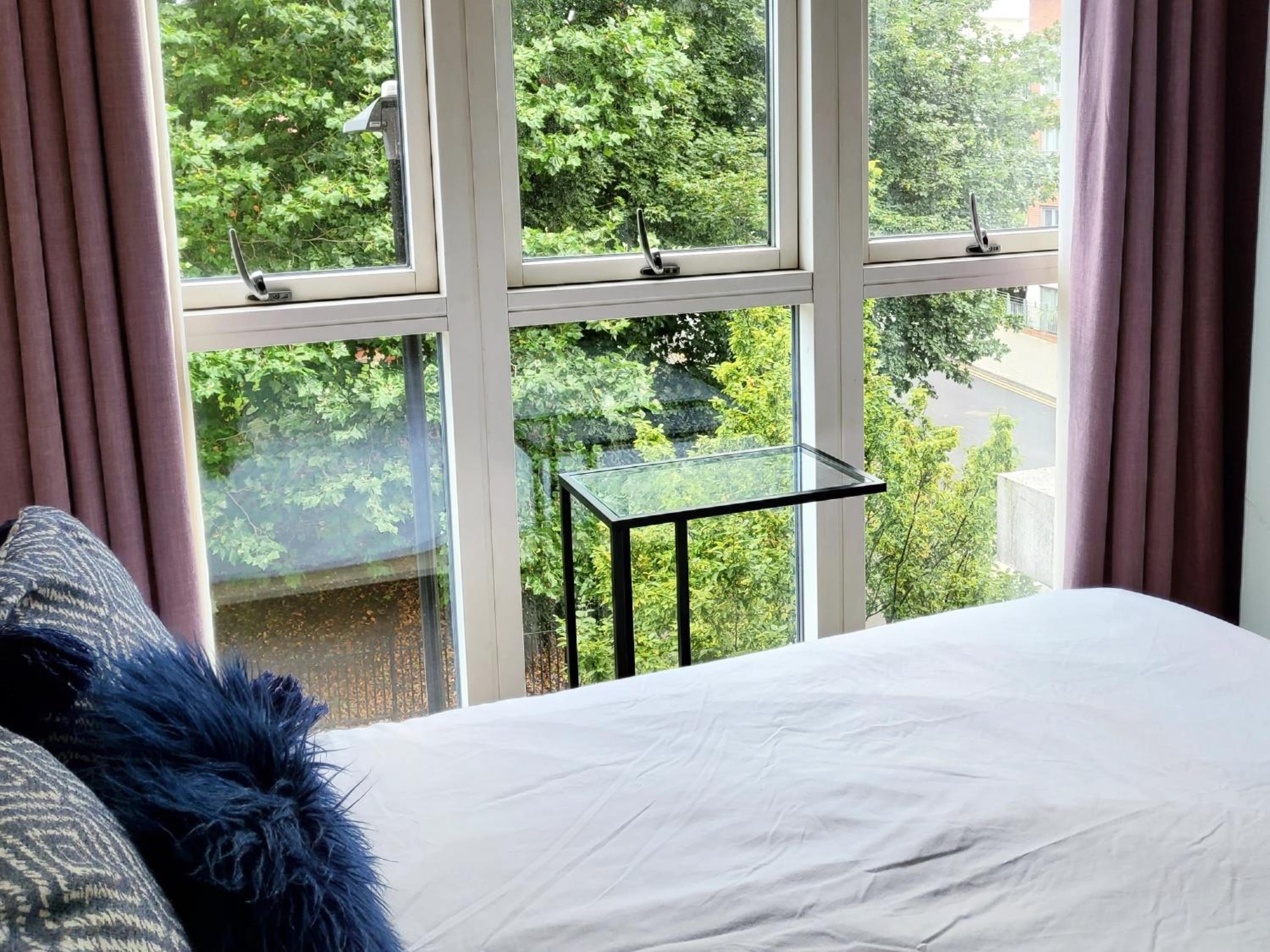 ParkView City Balcony Apartment with Self Checkin view 4