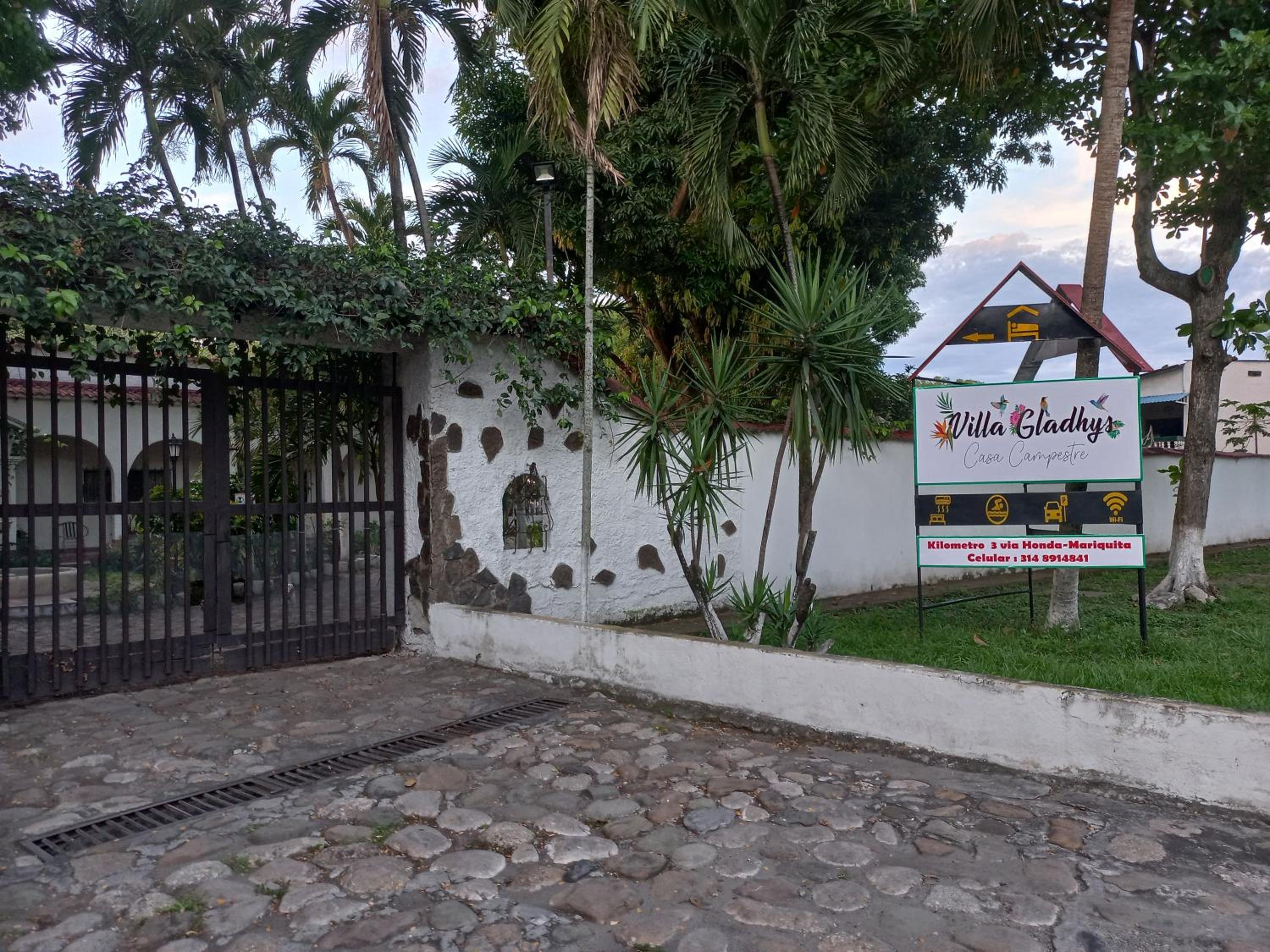 VILLA GLADHYS CASA CAMPESTRE