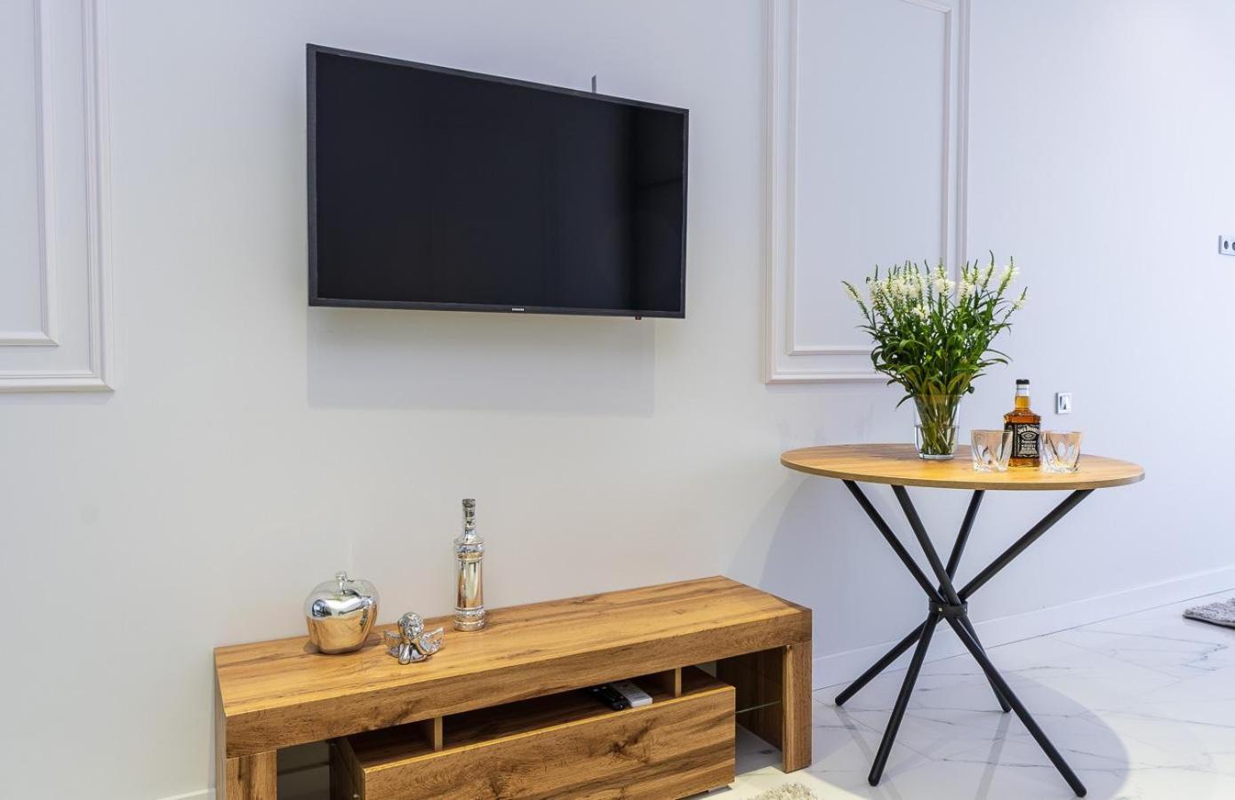 Nikira apartment 92 Smart Plaza Obolon metro Minsk view 5