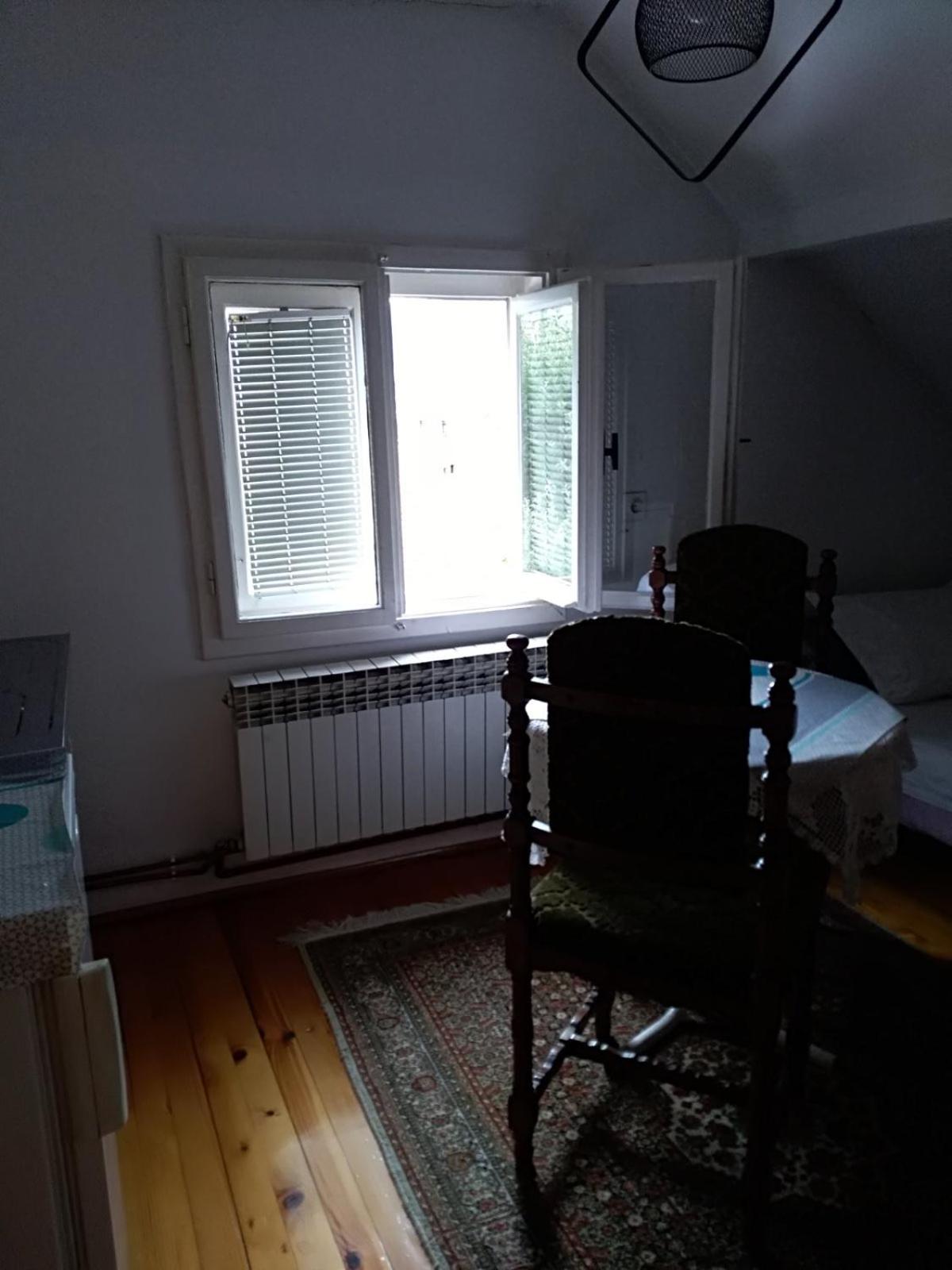 Photo 33