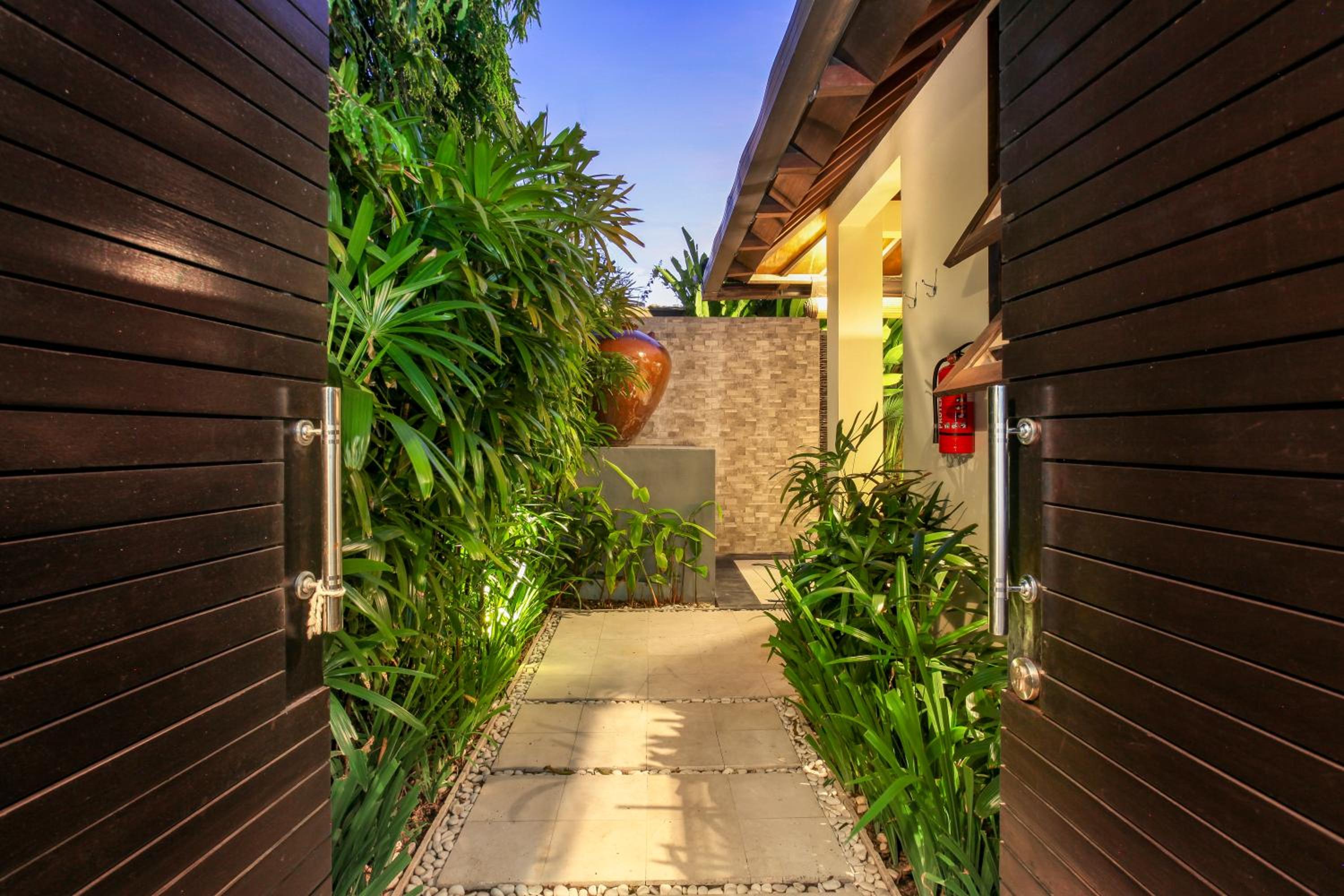 Asrina Villa's Seminyak view 4