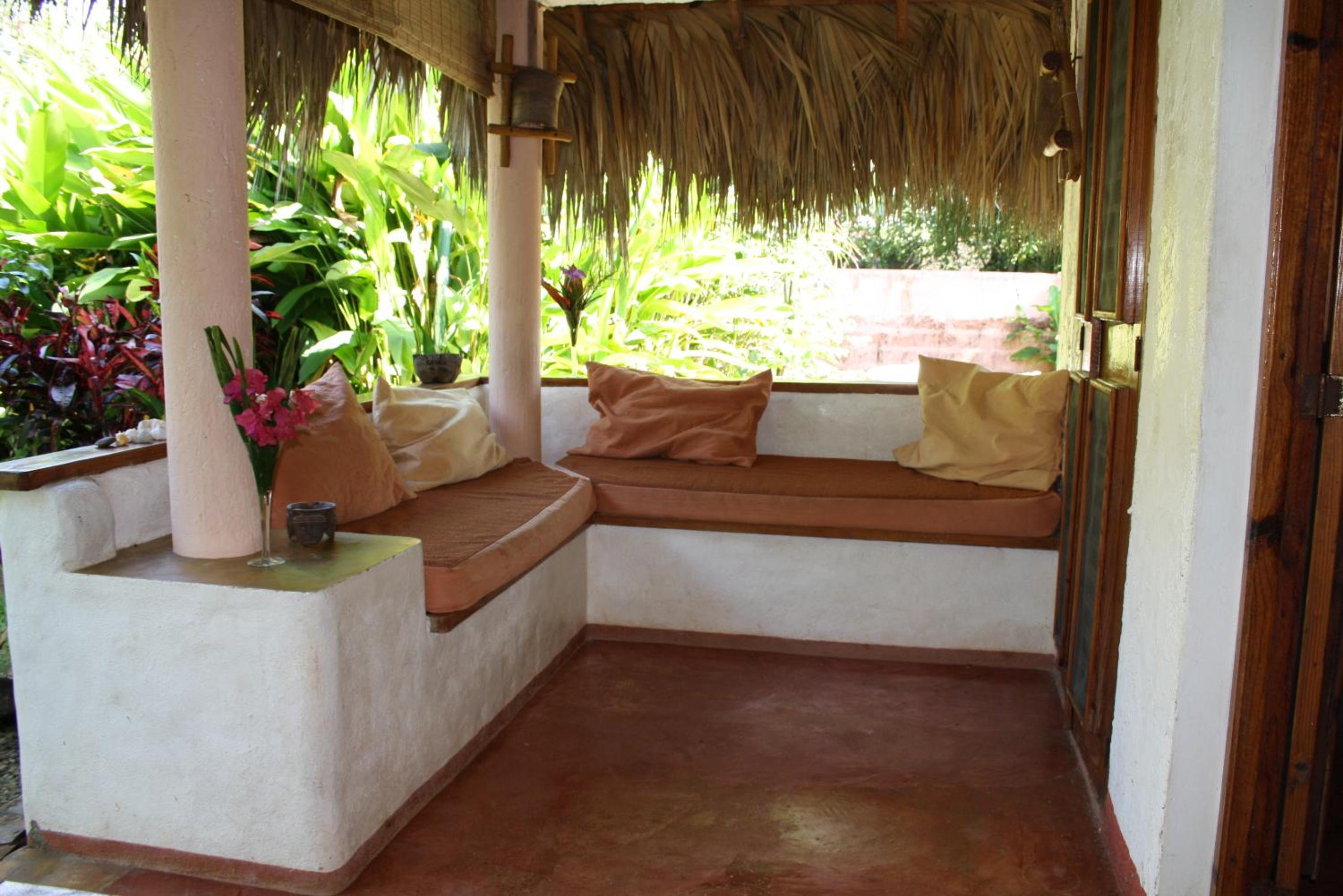 Palm-covered house in the tropical -Casa Oli view 3