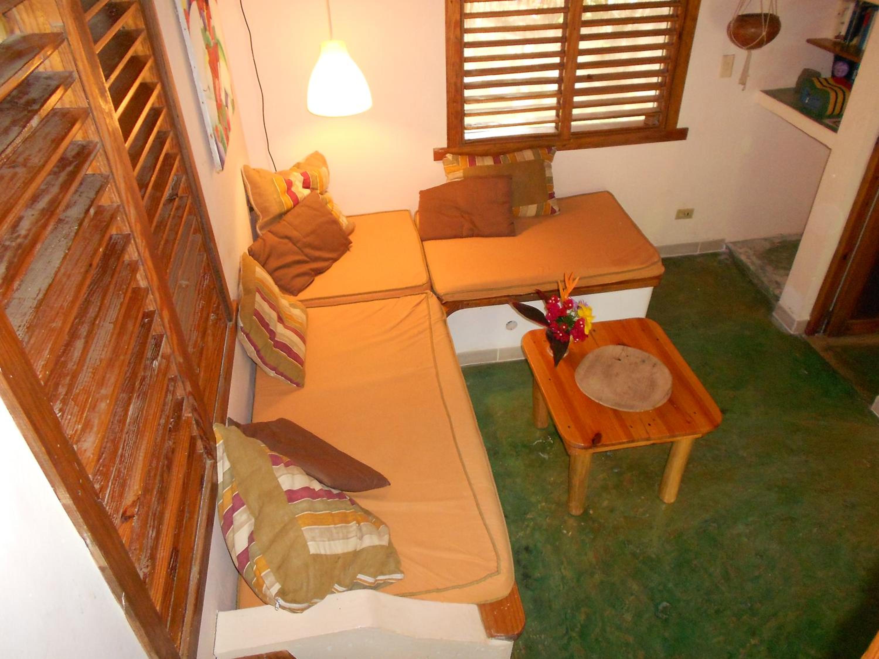 Casa 3 amigos-Palm roofed house view 2