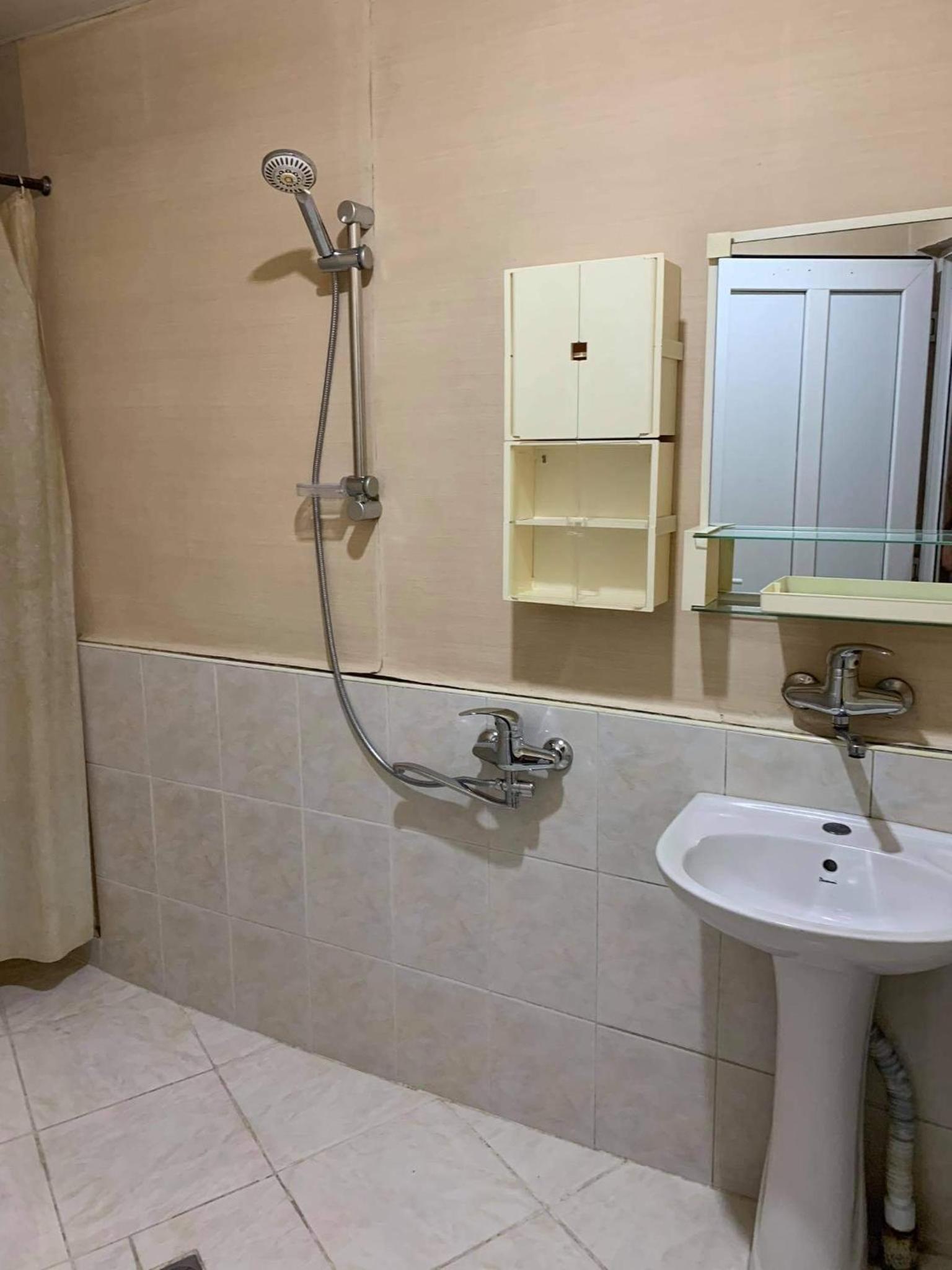 Daisy Hostel & Tour