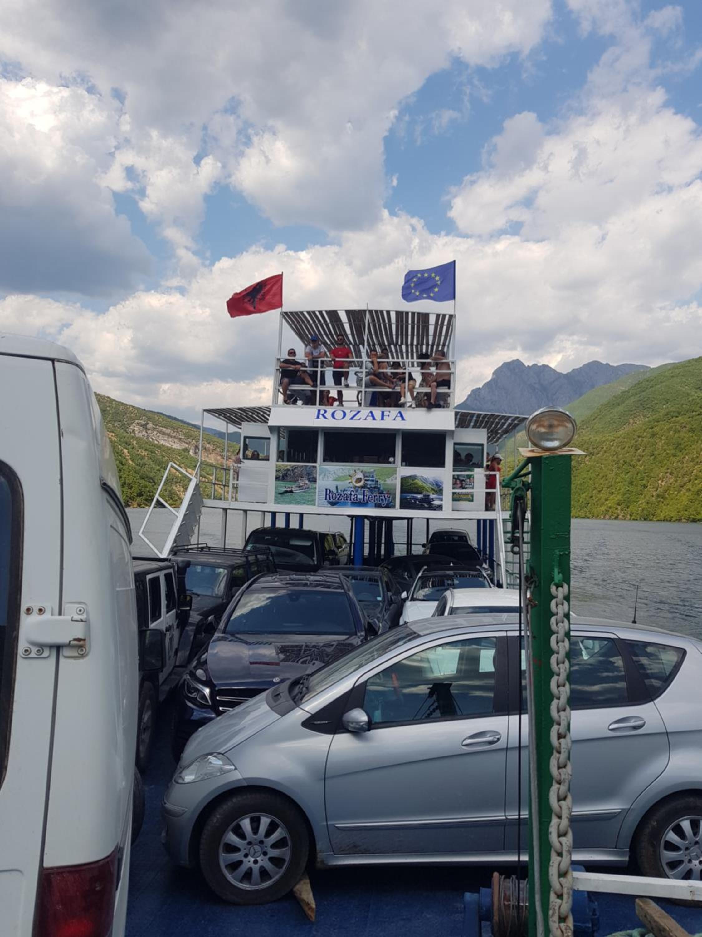 Rozafa Ferry & Accommodation
