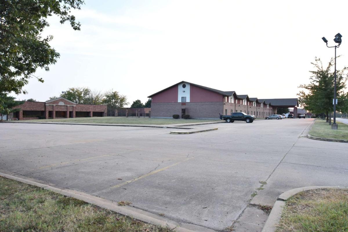 Springfield Vacations - Super 8 by Wyndham Springfield-Battlefield - Property Image 1