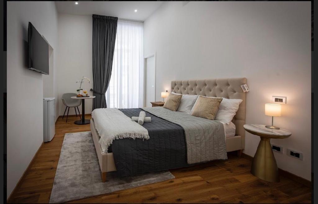 Downtown Napoli b&b - e si nun canto moro
