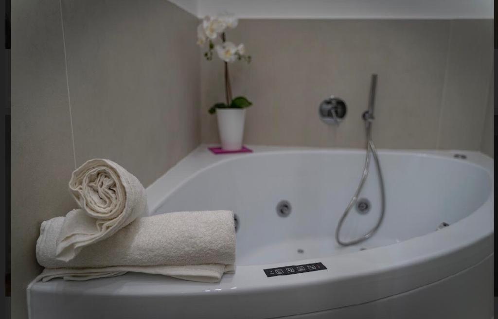 Downtown Napoli b&b - e si nun canto moro