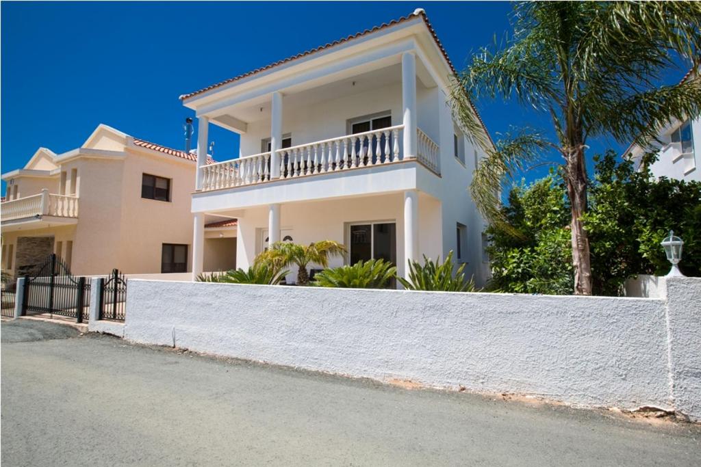 Carilisto Villas Big 4 Bedrooms in Center of Ayia Napa view 2