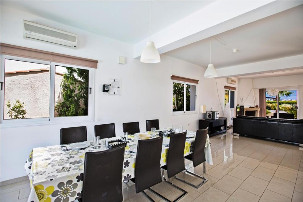Carilisto Villas Big 4 Bedrooms in Center of Ayia Napa view 3