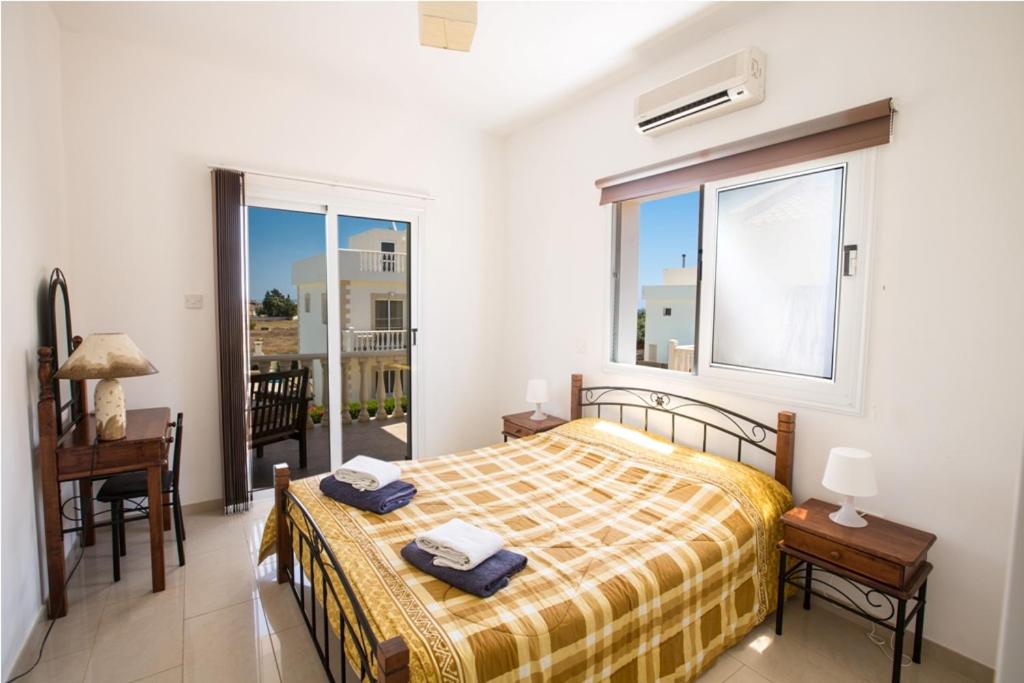 Carilisto Villas Big 4 Bedrooms in Center of Ayia Napa view 4