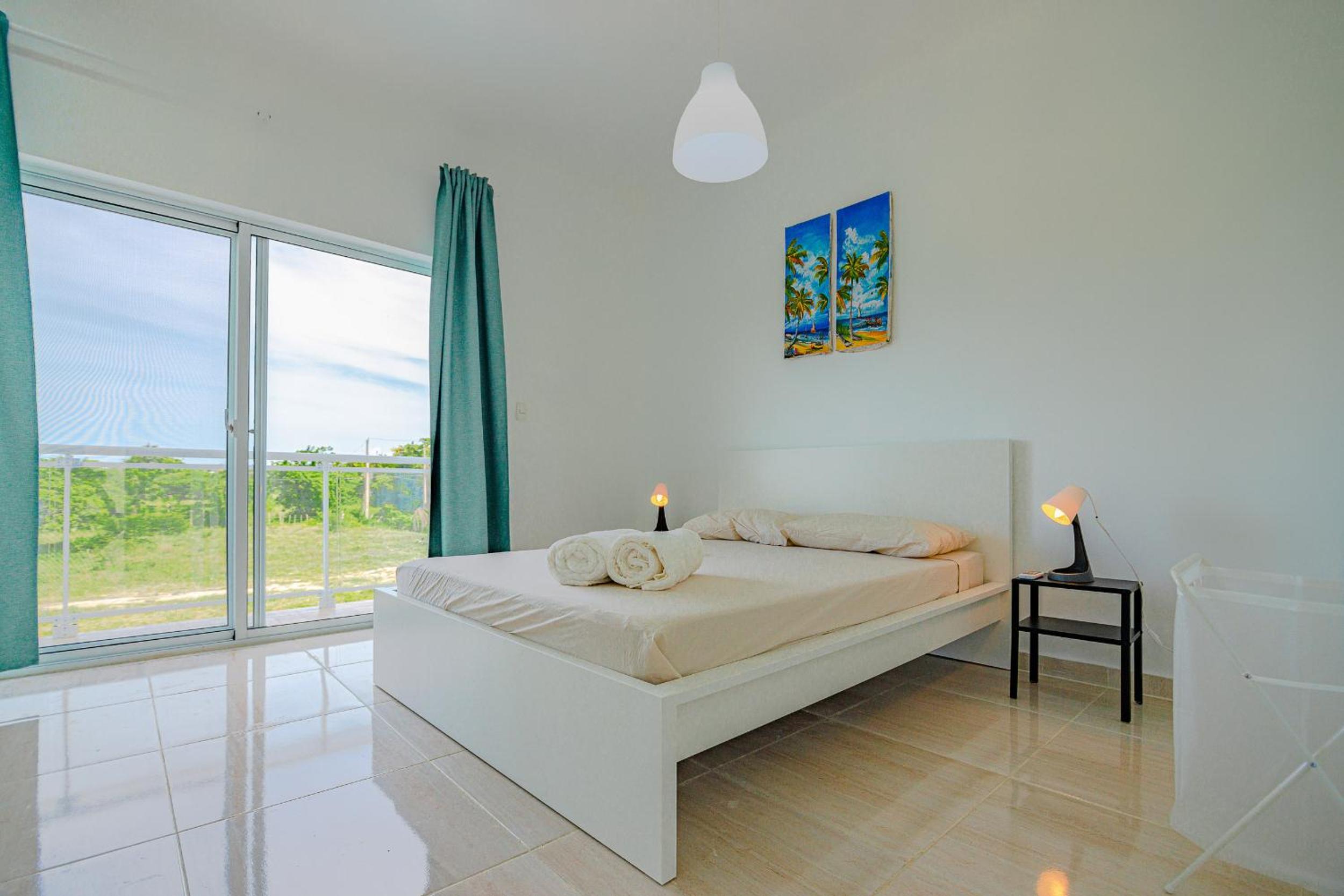 3 bedroom Townhouse with private Pool view 4