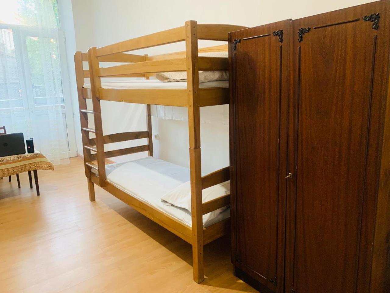 Daisy Hostel & Tour