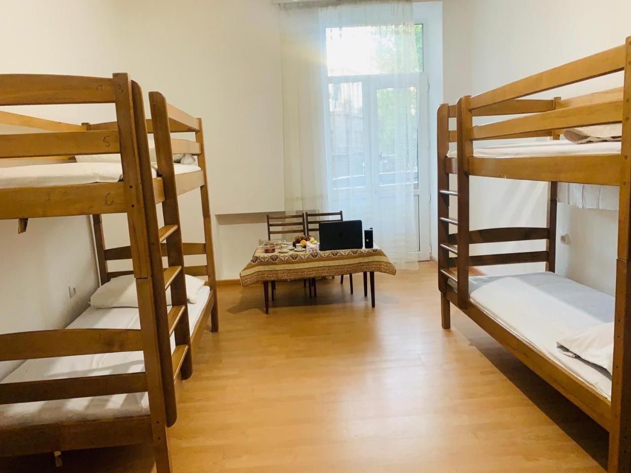 Daisy Hostel & Tour
