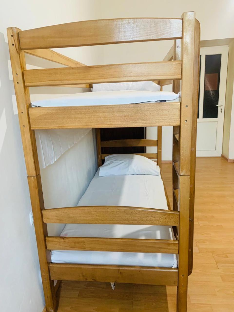Daisy Hostel & Tour