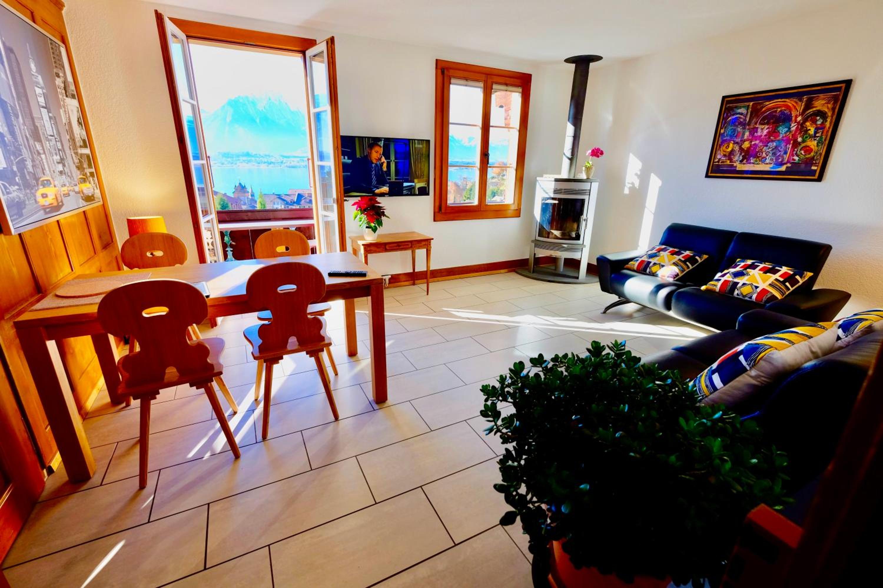 Chalet Oberhofen am Thunersee, 4 Sterne Privatwohnung, 2 Schlafzimmer, gratis Parkplatz, Seeblick view 4