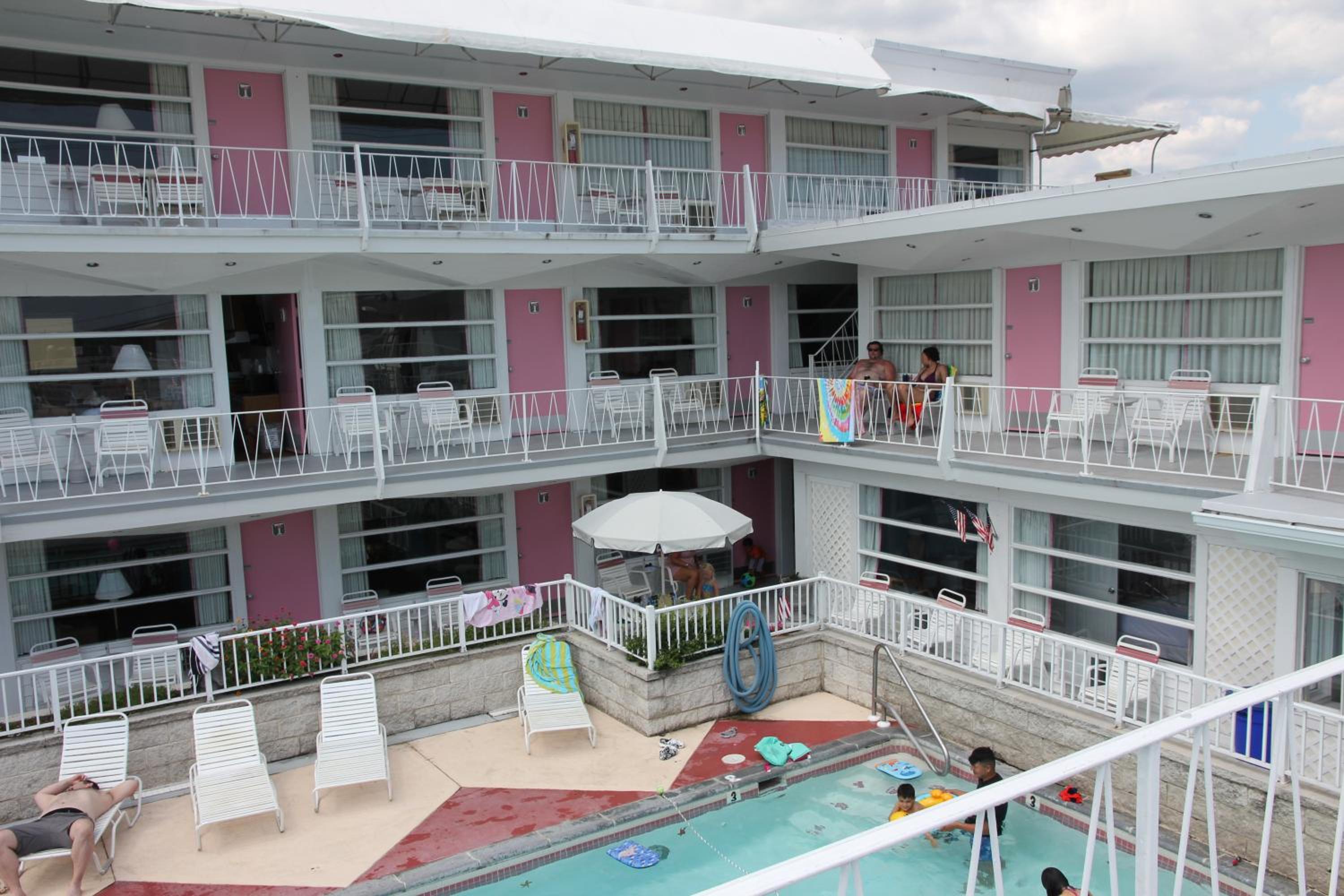 Pink Champagne Motel