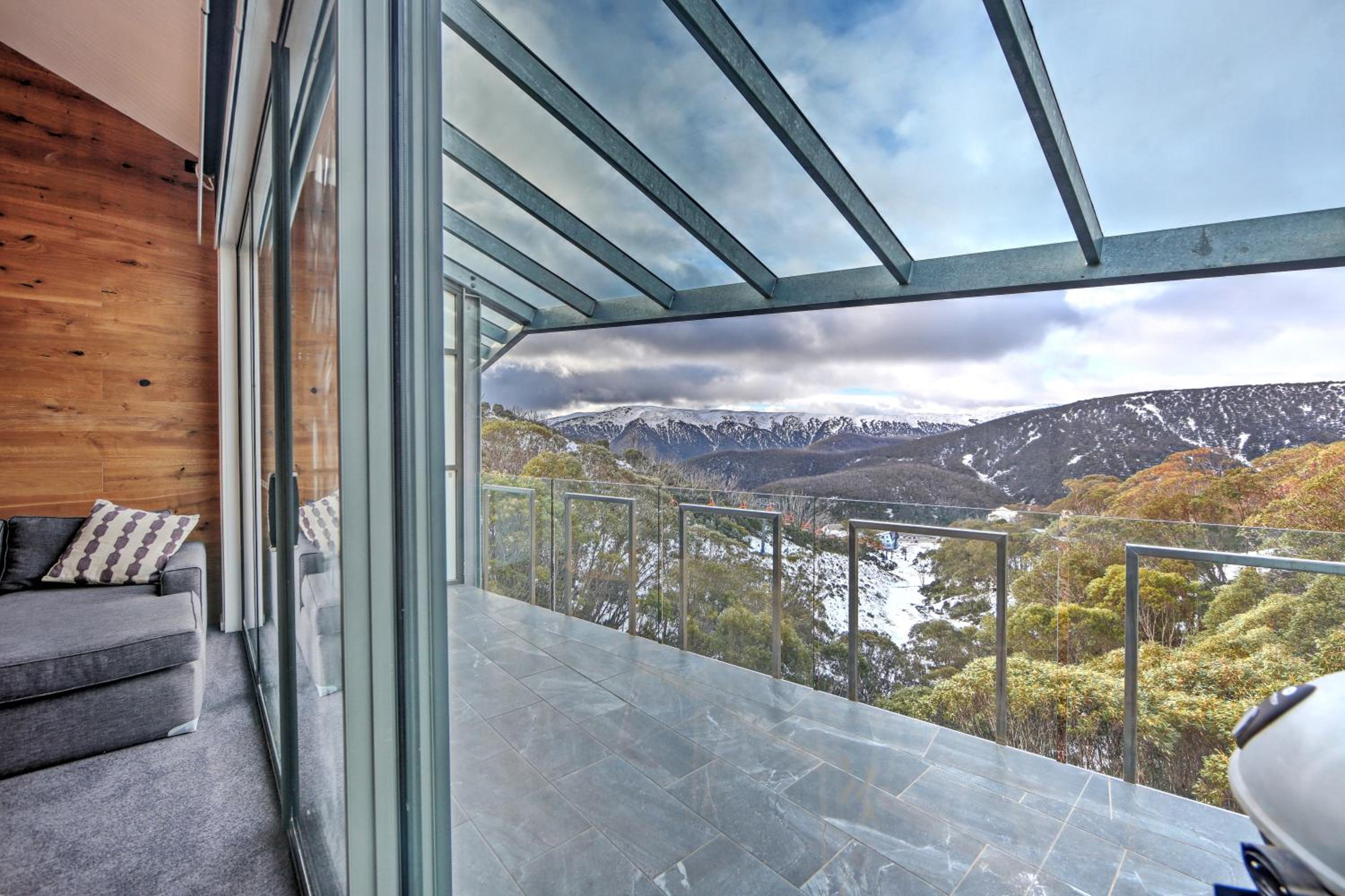 Snow Ski Apartments Penthouse 32