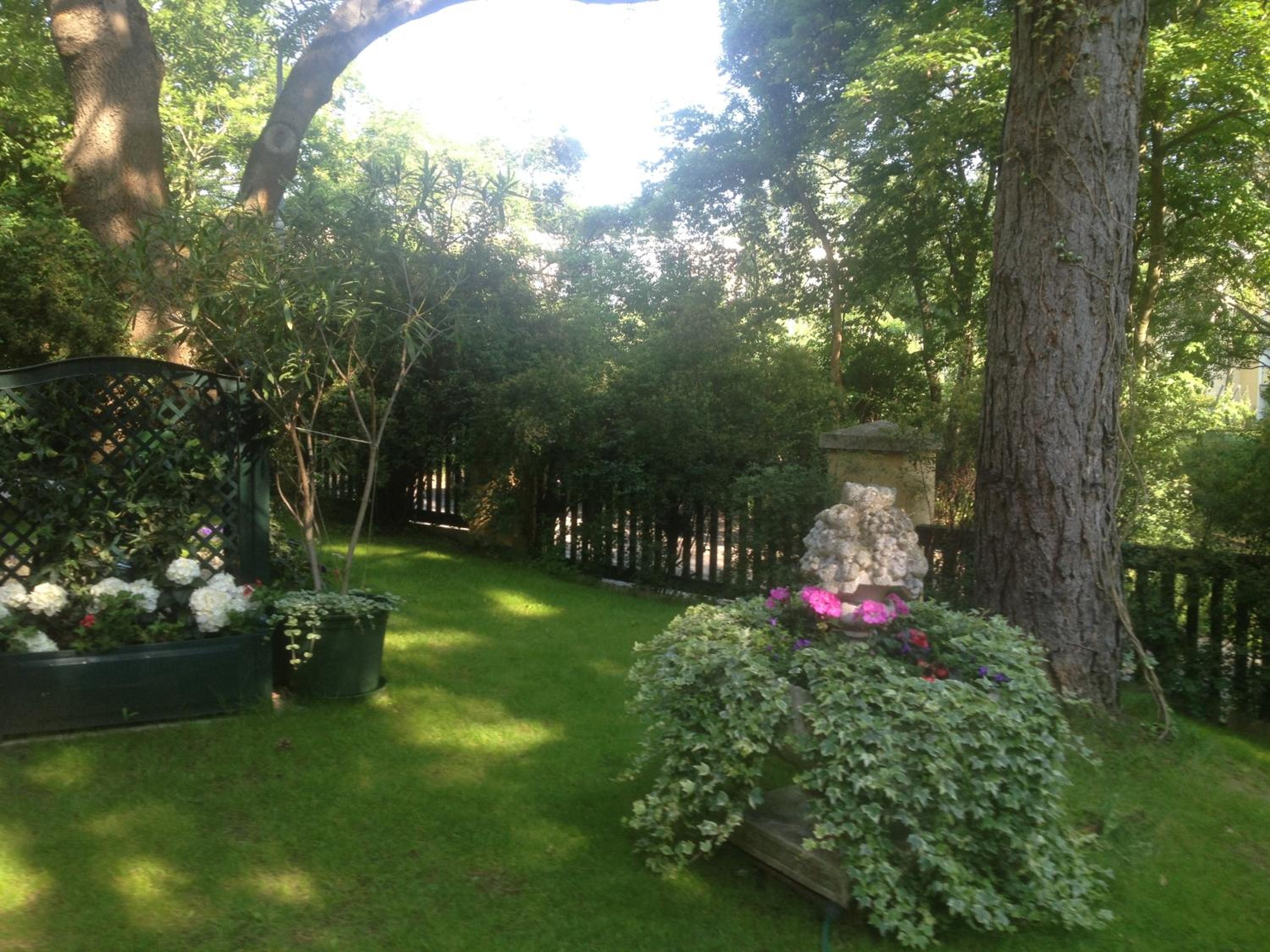Exquisites Gartenapartment in eleganter Jugendstilvilla