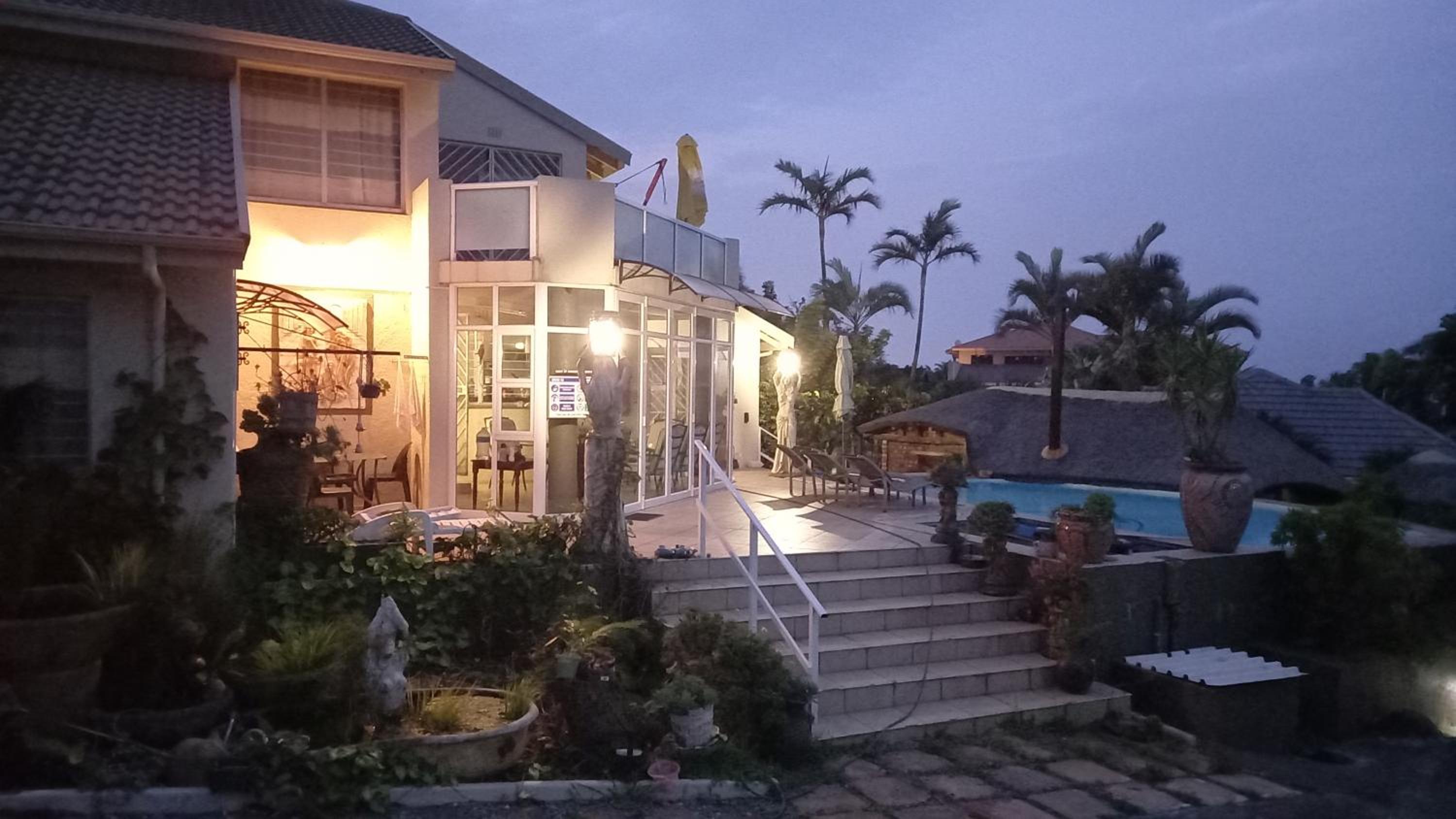 Hotel SONG OF THE WHALES self catering - Image 1