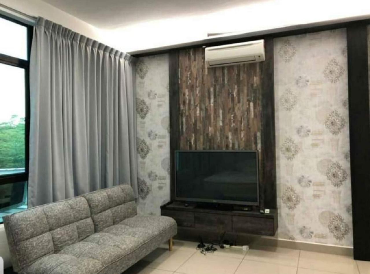 02-AUSTIN REGENCY HOMESTAY for 2pax Pool View